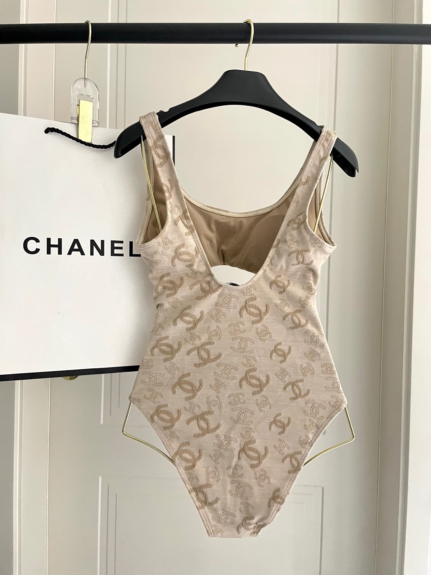  Chanel新款提花连体体式泳衣👙❤️😍🥰适合多种场景的游泳衣🏊‍♀️海边 游泳池 温泉 水上乐园 漂