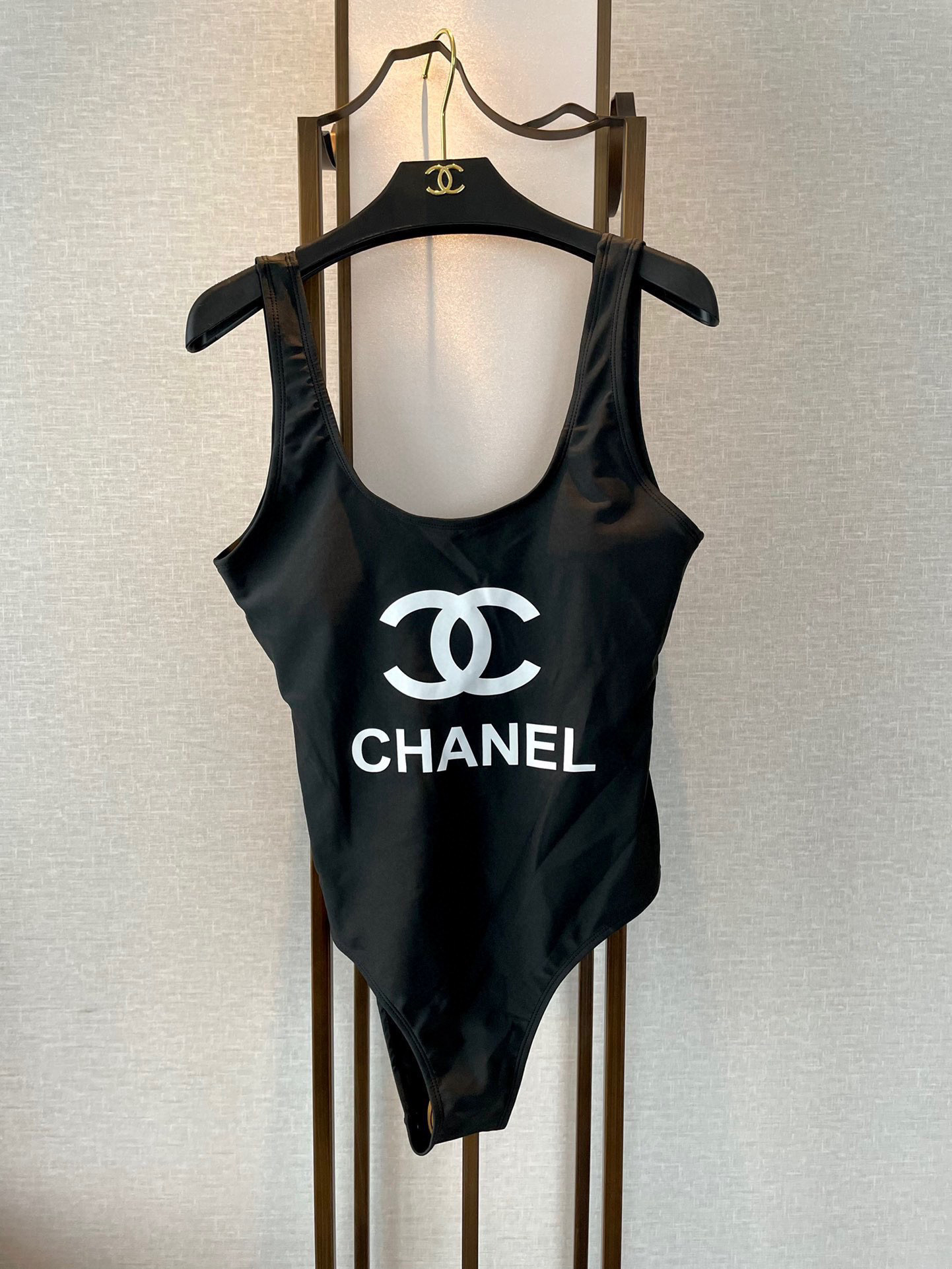  Chanel印花😍🥰适合多种场景的游泳衣🏊‍♀️海边 游泳池 温泉 水上乐园 漂流都可以😌内搭也完全可