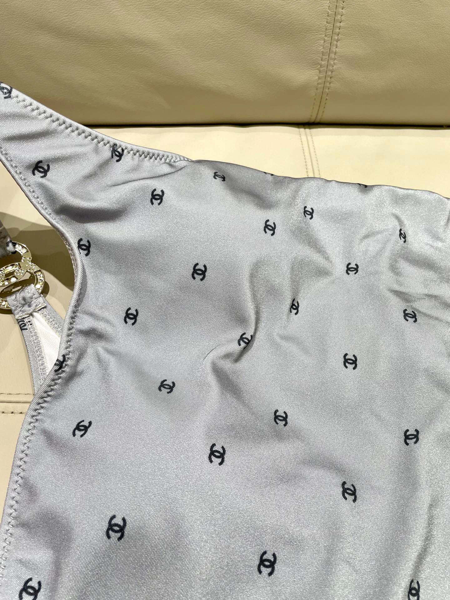  Chanel连体泳衣😍🥰适合多种场景的游泳衣🏊‍♀️海边 游泳池 温泉 水上乐园 漂流都可以😌内搭也完