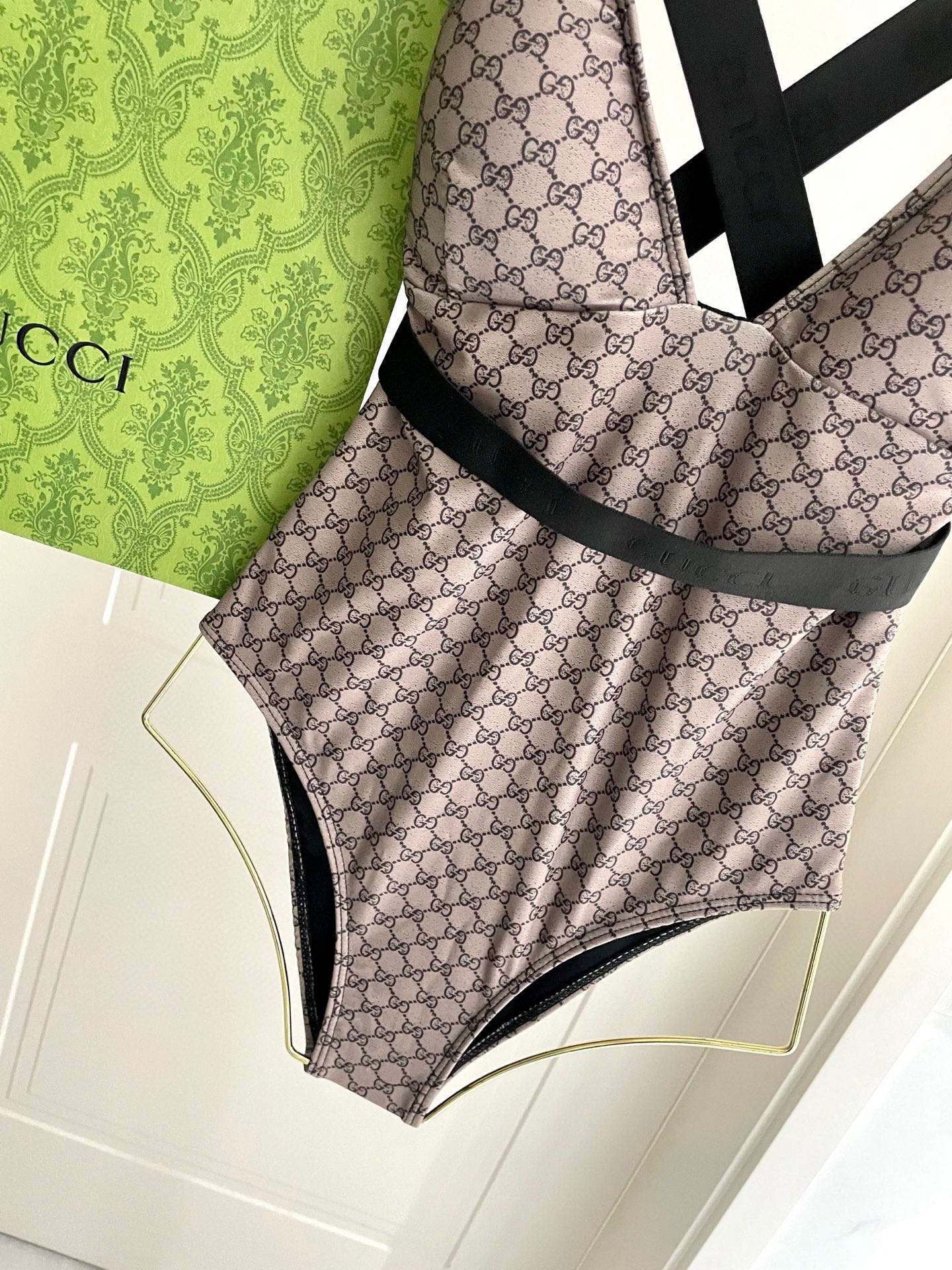  Gucci😍🥰适合多种场景的游泳衣🏊‍♀️海边 游泳池 温泉 水上乐园 漂流都可以😌内搭也完全可以 连