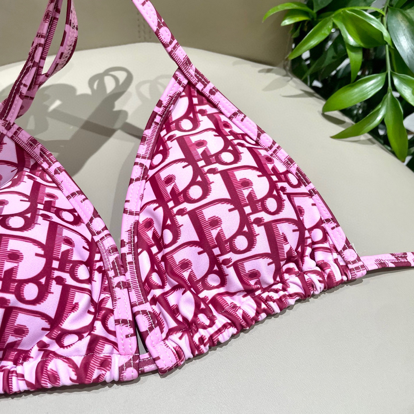  迪奥新款比基尼👙❤️😍🥰适合多种场景的游泳衣🏊‍♀️海边 游泳池 温泉 水上乐园 漂流都可以😌内搭外穿