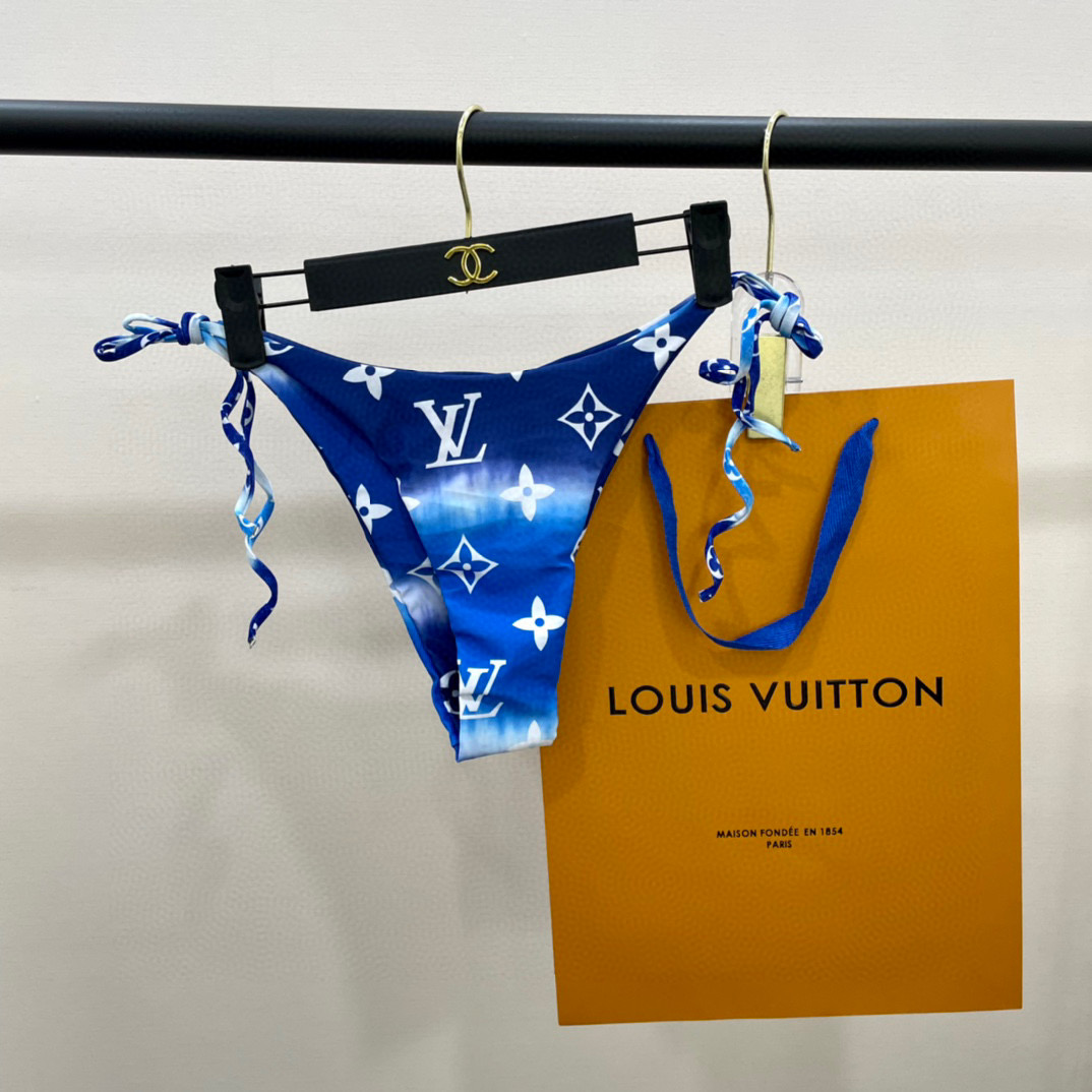 Lv泳衣 简单大气 适合多种场景的游泳衣🏊‍♀️海边 游泳池 温泉 水上乐园 漂流都可以😌内搭也完全可