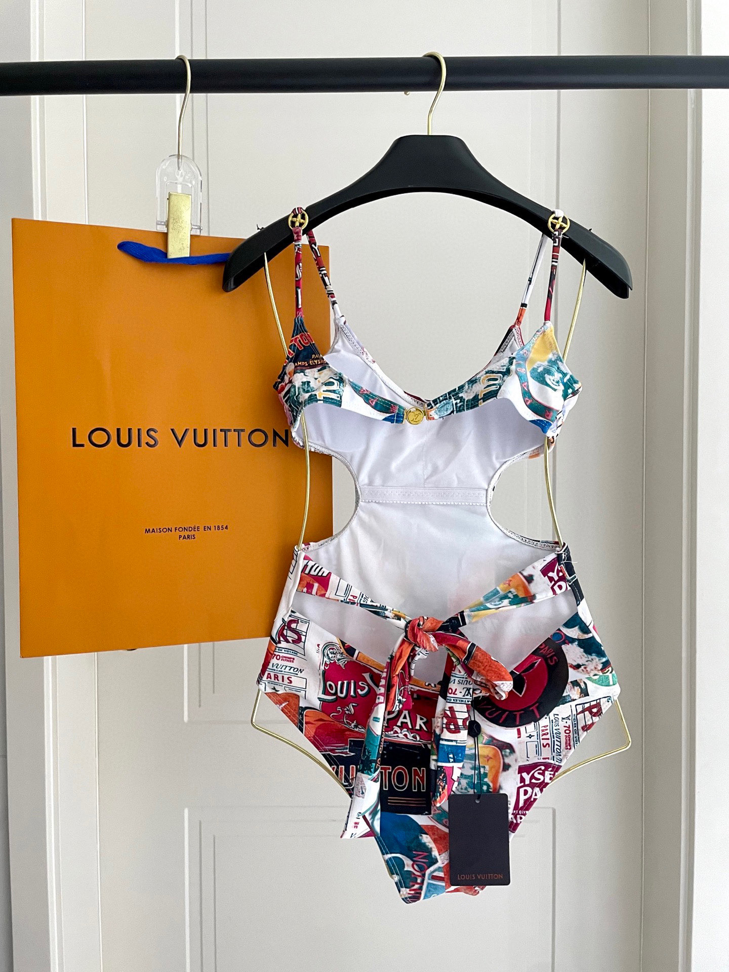  Lv新款连体😍🥰适合多种场景的游泳衣🏊‍♀️海边 游泳池 温泉 水上乐园 漂流都可以😌内搭也完全可以 