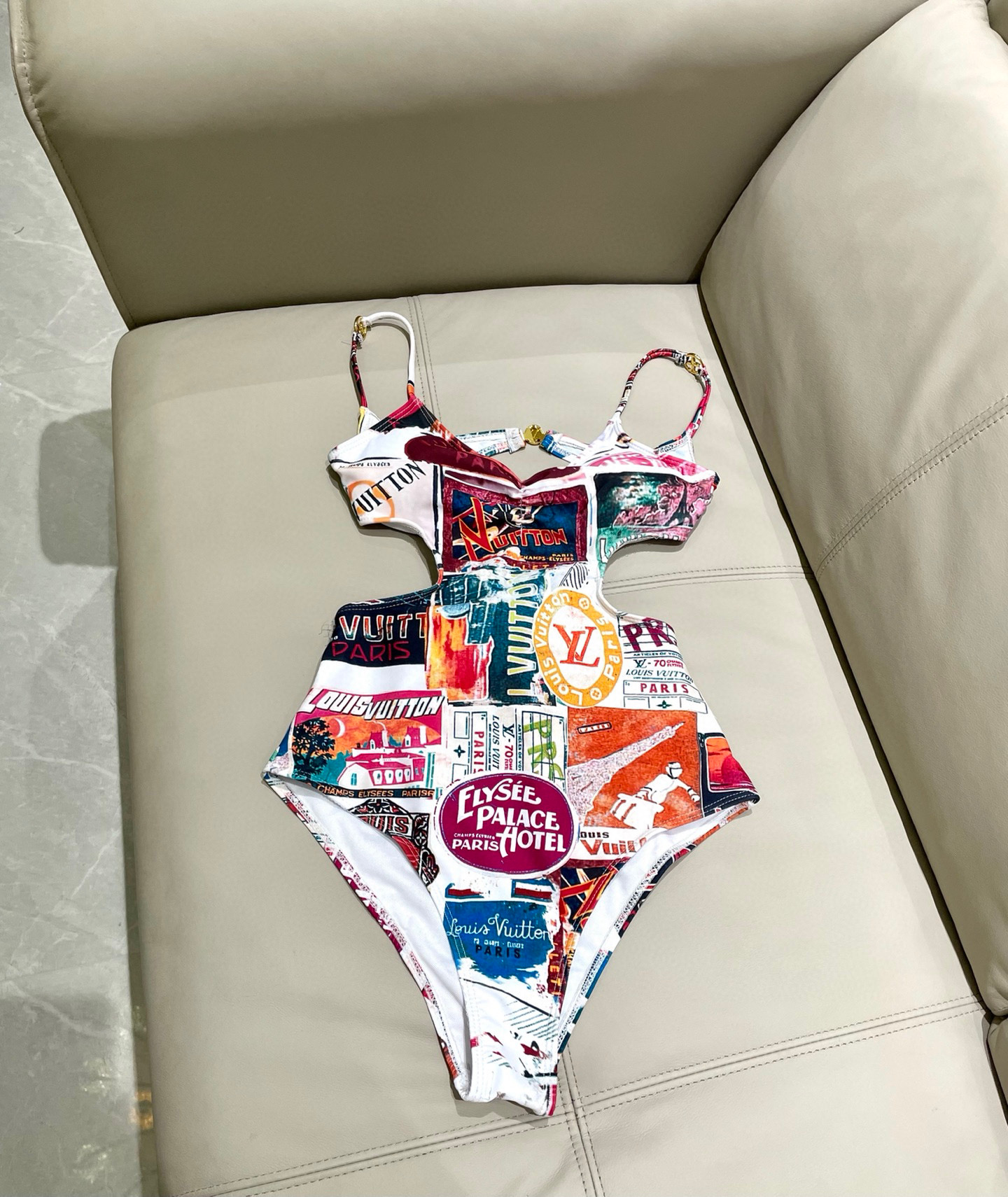  Lv新款连体😍🥰适合多种场景的游泳衣🏊‍♀️海边 游泳池 温泉 水上乐园 漂流都可以😌内搭也完全可以 