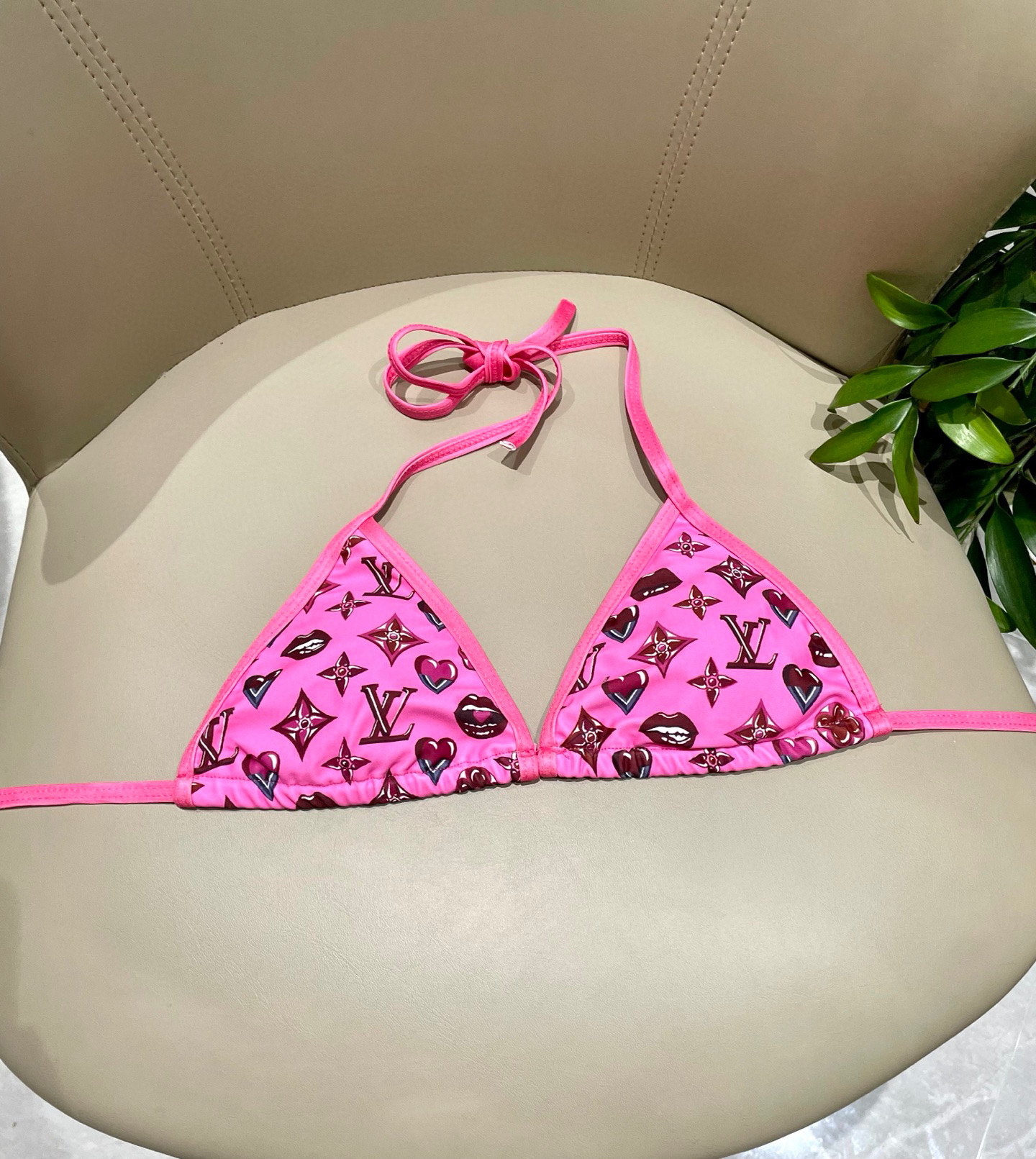  Lv比基尼 简单大气 适合多种场景的游泳衣🏊‍♀️海边 游泳池 温泉 水上乐园 漂流都可以😌内搭也完全