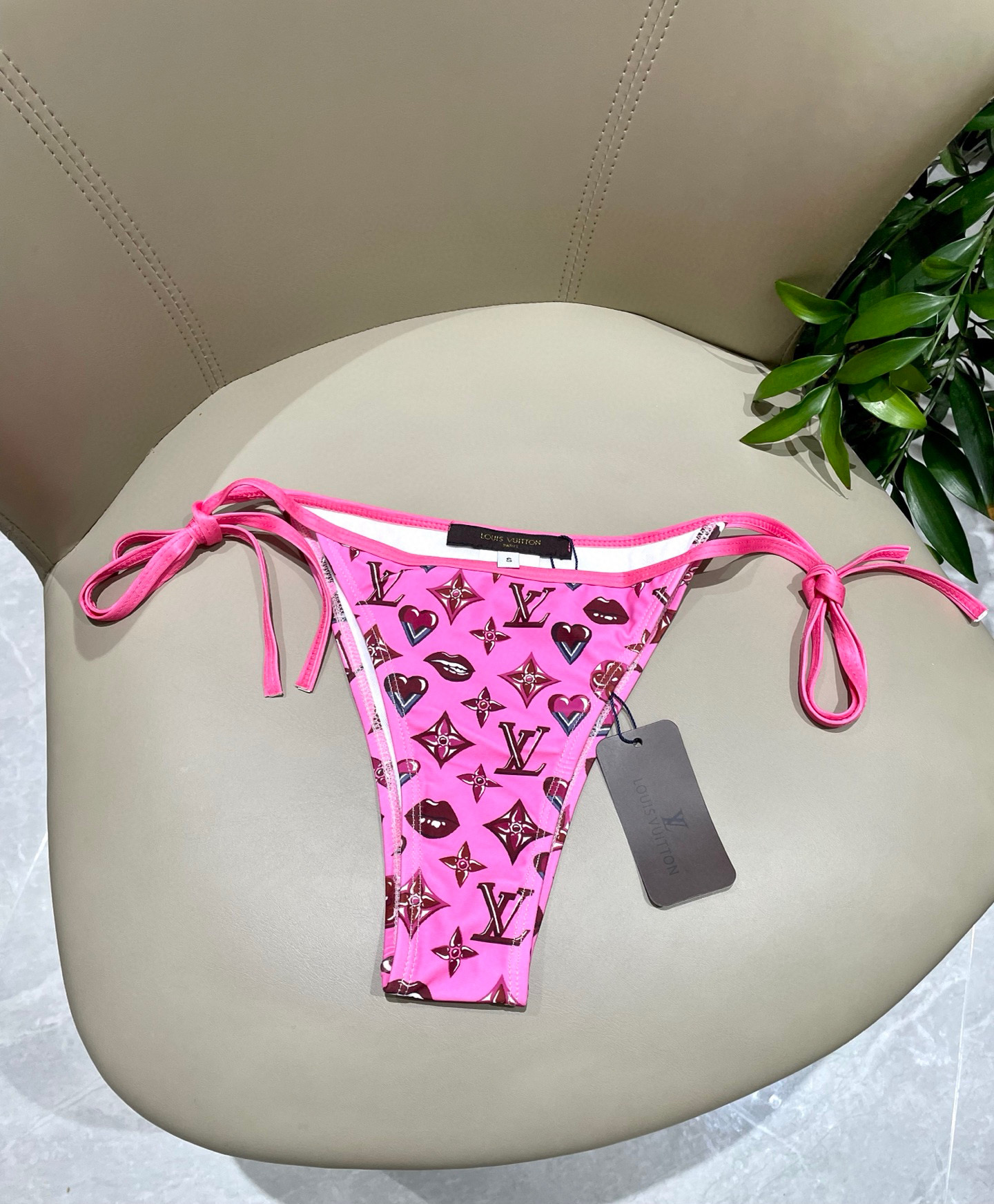  Lv比基尼 简单大气 适合多种场景的游泳衣🏊‍♀️海边 游泳池 温泉 水上乐园 漂流都可以😌内搭也完全
