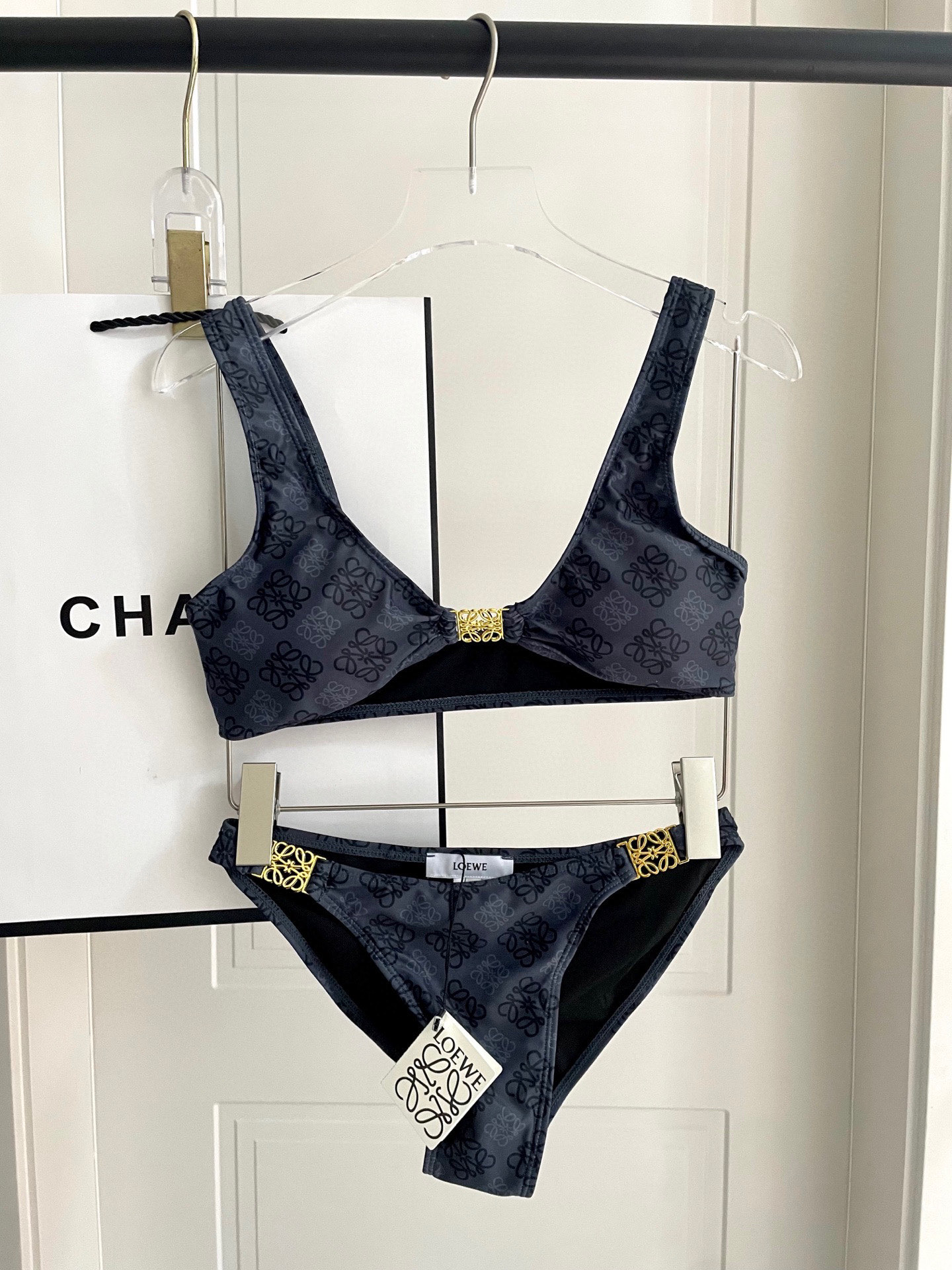 罗意威专柜新款 对版五金😍🥰适合多种场景的游泳衣🏊‍♀️海边 游泳池 温泉 水上乐园 漂流都可以😌内搭