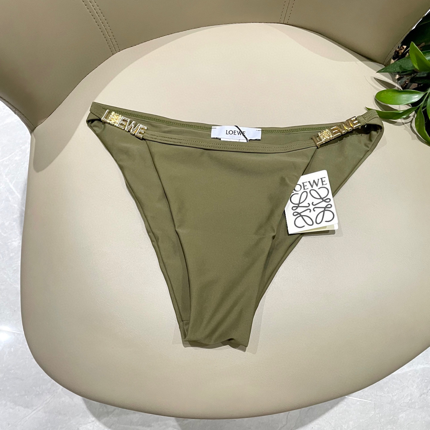  罗意威新款比基尼泳衣  定制对吧版五金 😍🥰适合多种场景的游泳衣🏊‍♀️海边 游泳池 温泉 水上乐园 