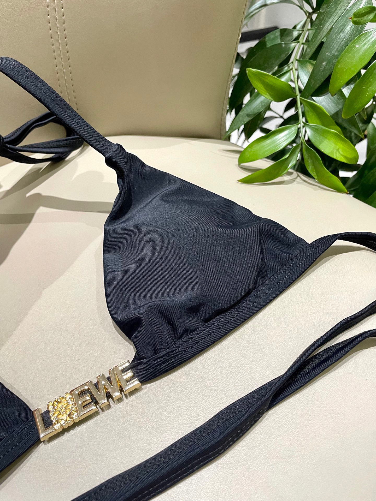  罗意威新款比基尼泳衣  定制对吧版五金 😍🥰适合多种场景的游泳衣🏊‍♀️海边 游泳池 温泉 水上乐园 