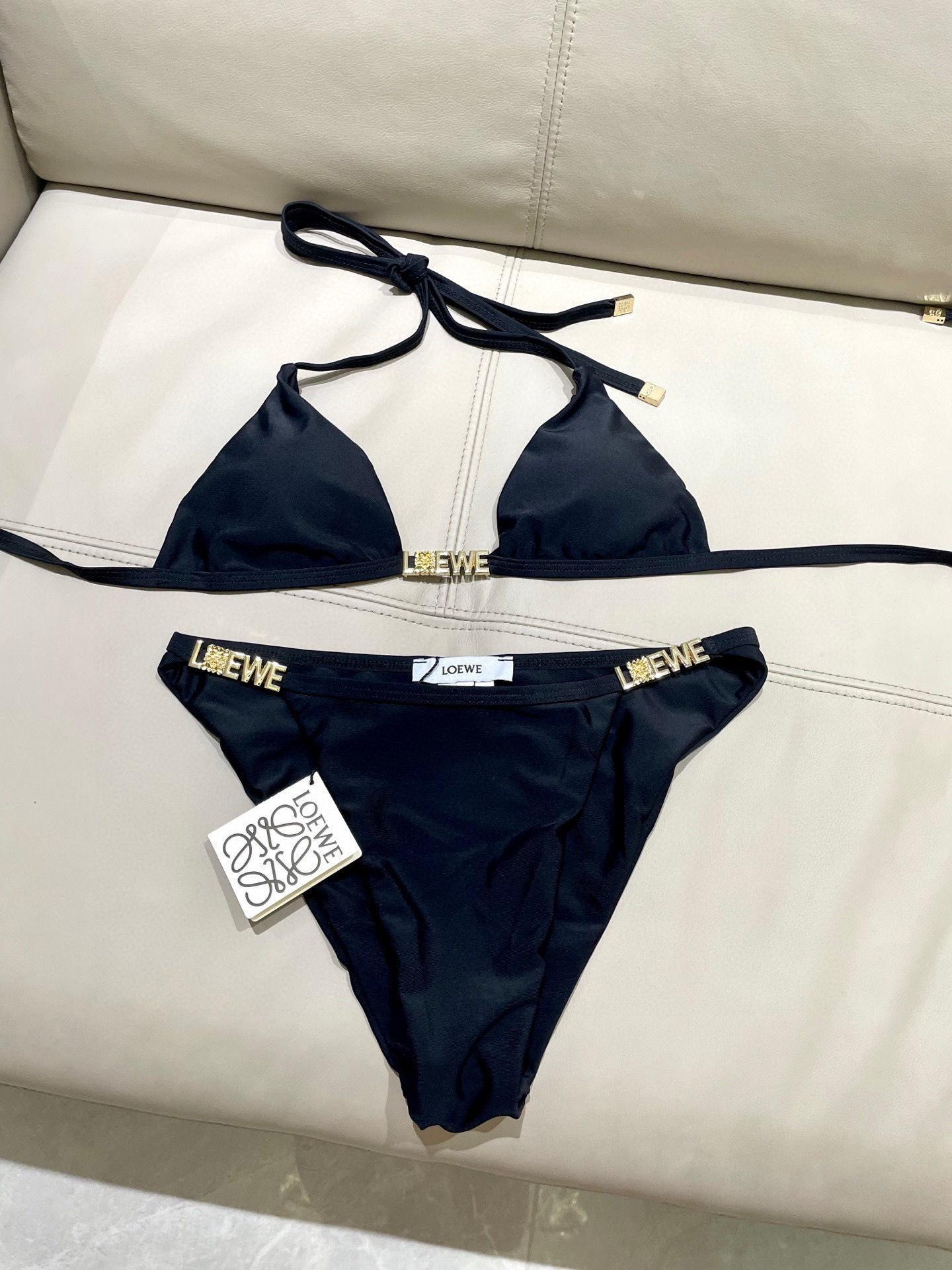  罗意威新款比基尼泳衣  定制对吧版五金 😍🥰适合多种场景的游泳衣🏊‍♀️海边 游泳池 温泉 水上乐园 
