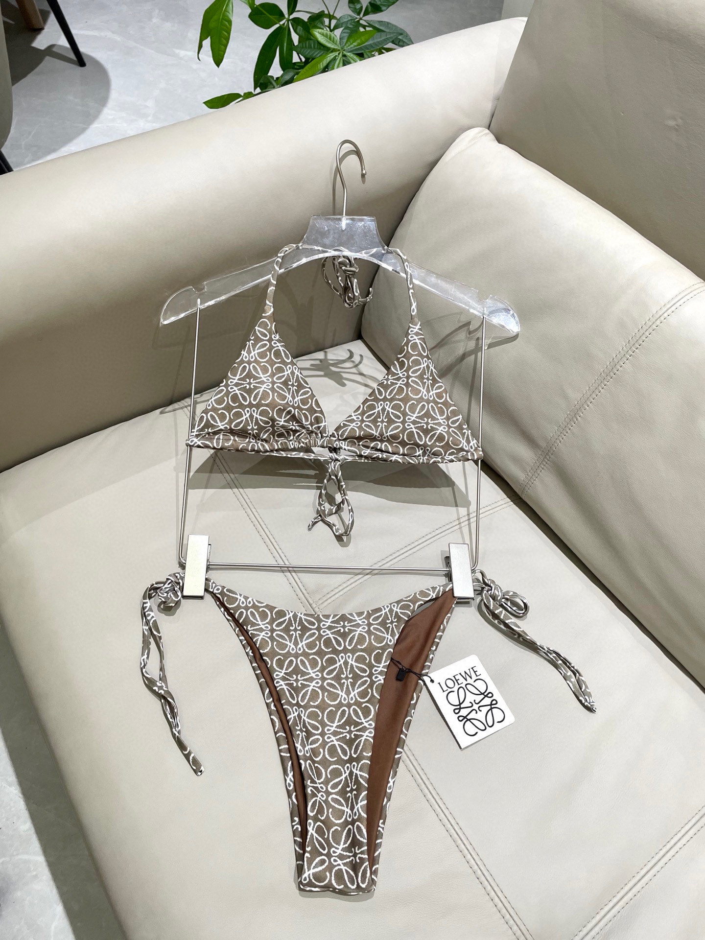  罗意威新款比基尼😍🥰适合多种场景的游泳衣🏊‍♀️海边 游泳池 温泉 水上乐园 漂流都可以😌内搭也完全可