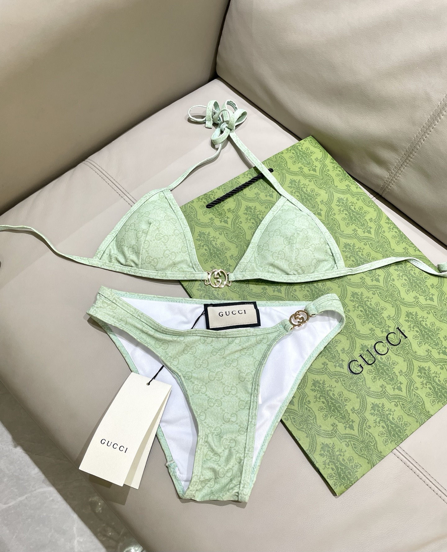  Gucci新款比基尼😍🥰适合多种场景的游泳衣🏊‍♀️海边 游泳池 温泉 水上乐园 漂流都可以😌内搭也完