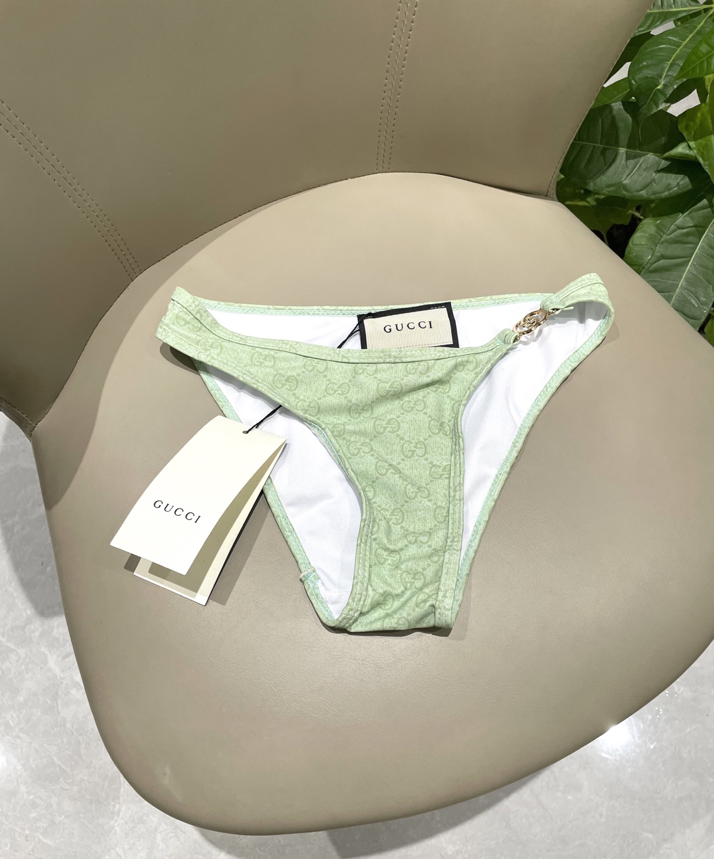  Gucci新款比基尼😍🥰适合多种场景的游泳衣🏊‍♀️海边 游泳池 温泉 水上乐园 漂流都可以😌内搭也完