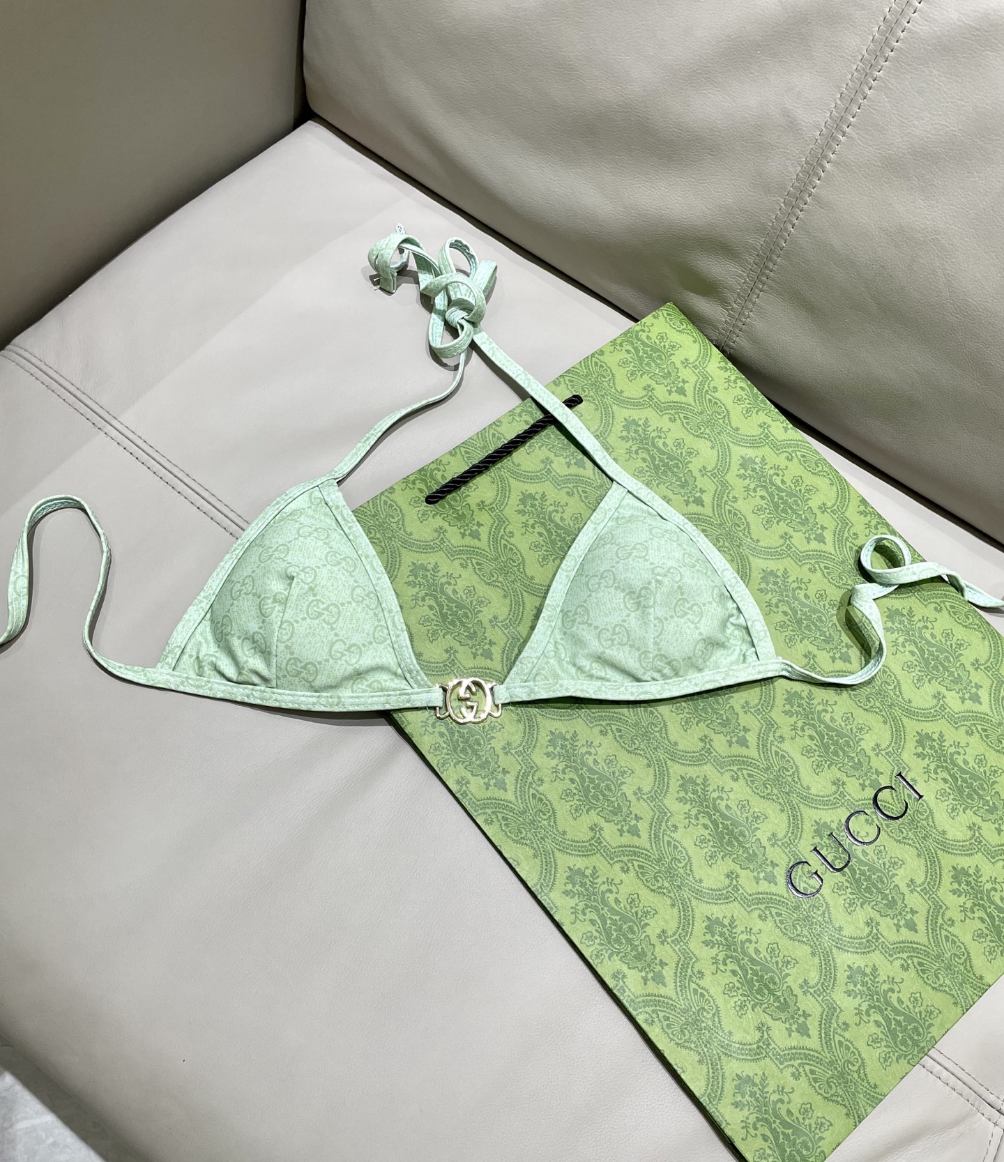  Gucci新款比基尼😍🥰适合多种场景的游泳衣🏊‍♀️海边 游泳池 温泉 水上乐园 漂流都可以😌内搭也完