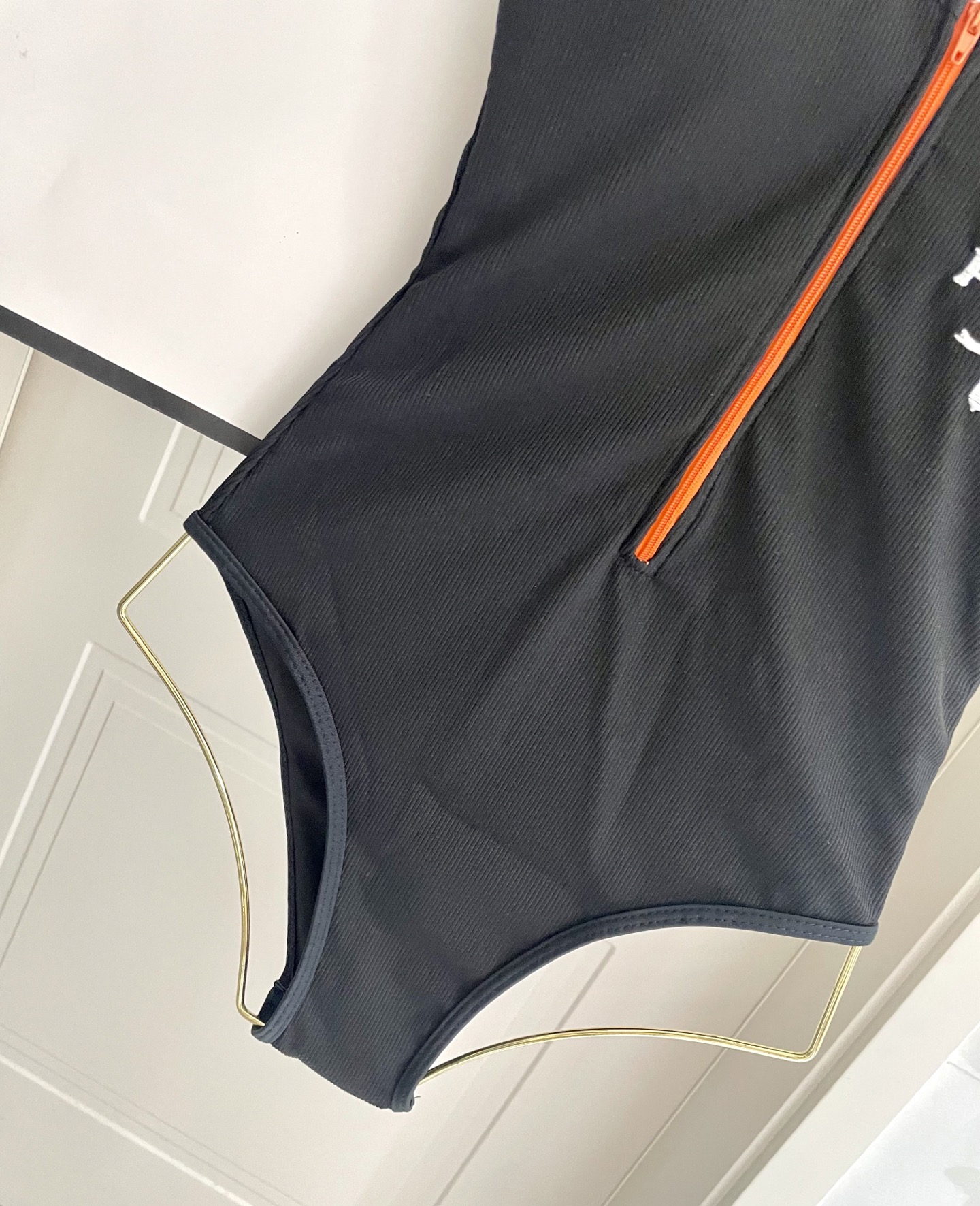  普拉达新款针织连体泳衣  😍🥰适合多种场景的游泳衣🏊‍♀️海边 游泳池 温泉 水上乐园 漂流都可以😌内