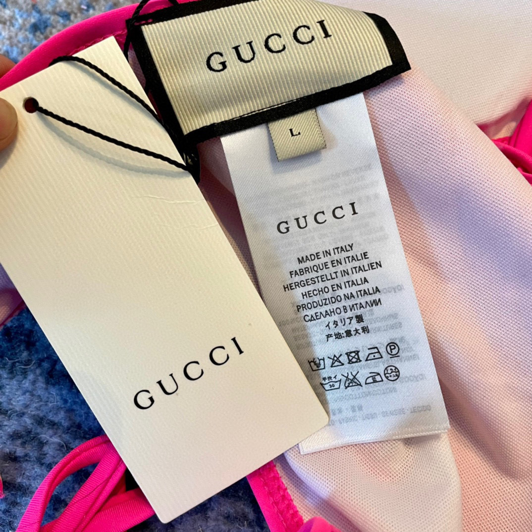  Gucci新款带钻比基尼泳衣~字母印花吊带背心加钻装饰文胸内衣+三角裤两件套装， S.M.L Xl