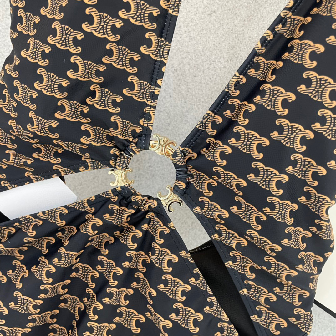  Celien新款对版五金😍🥰适合多种场景的游泳衣🏊‍♀️海边 游泳池 温泉 水上乐园 漂流都可以😌内搭