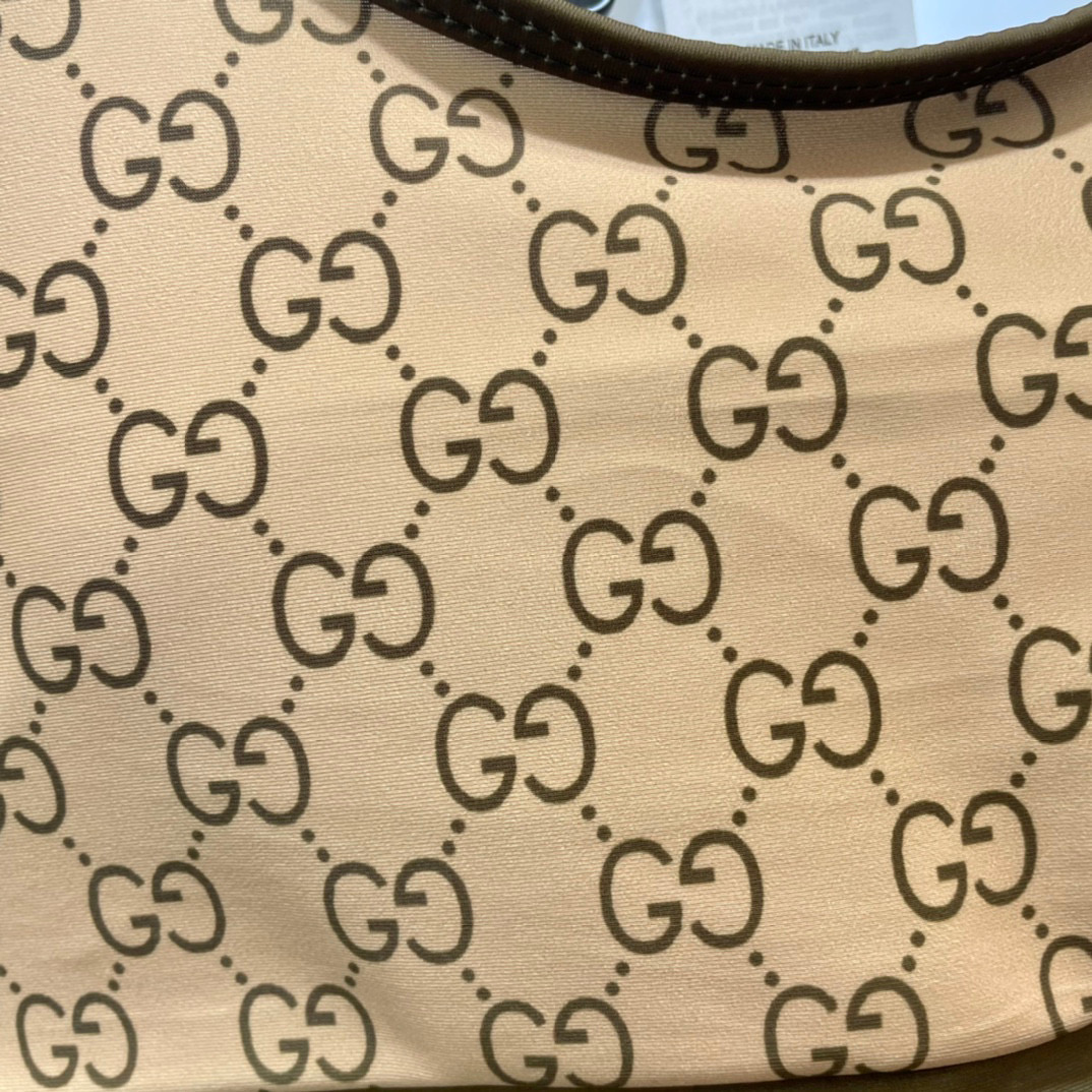  Gucci 新款紧身运动套装 高弹力修身长袖紧身衣上衣+松紧腰打底裤，瑜伽套装
码数：SML Xl