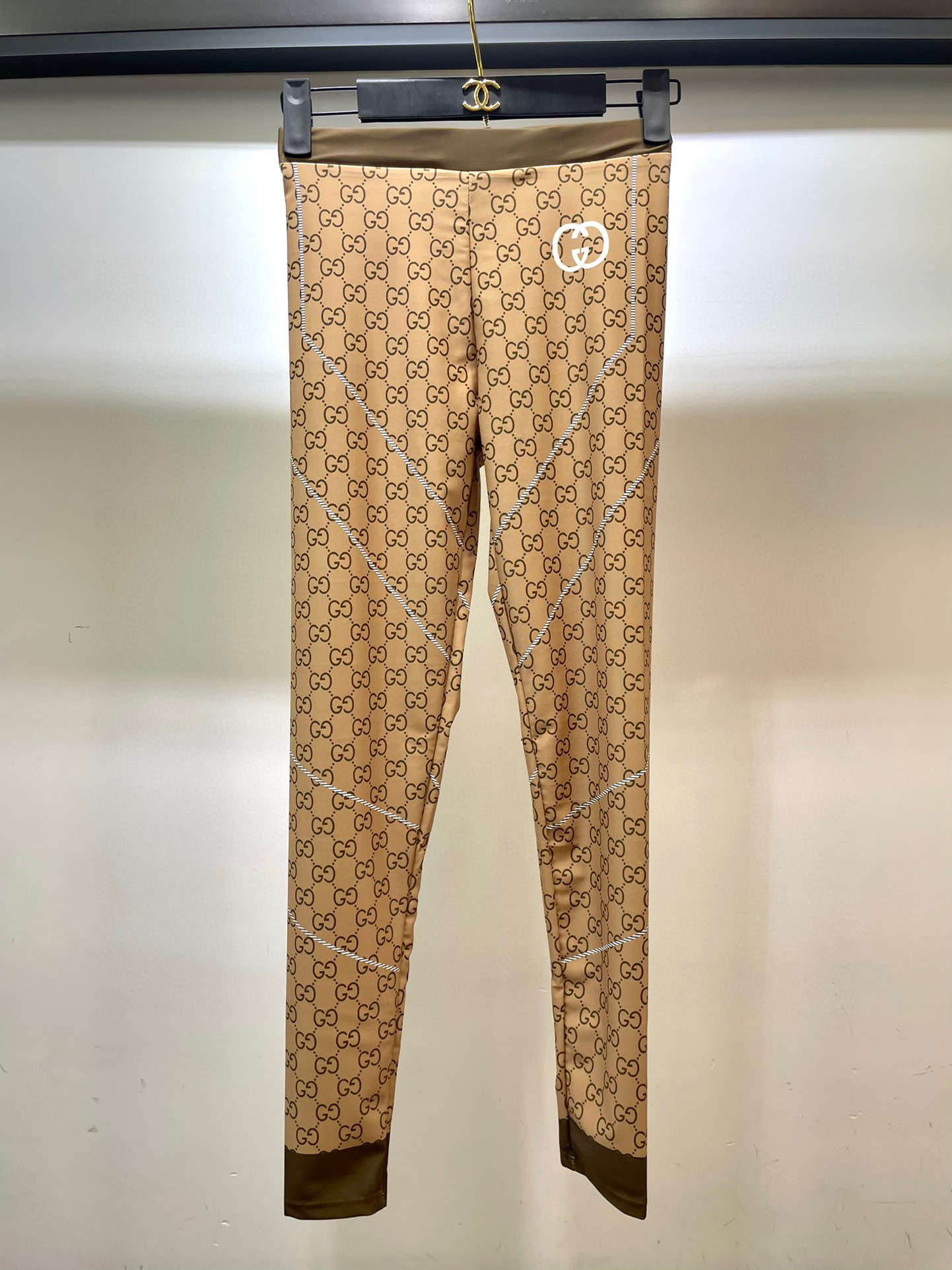  Gucci 新款紧身运动套装 高弹力修身长袖紧身衣上衣+松紧腰打底裤，瑜伽套装
码数：SML Xl