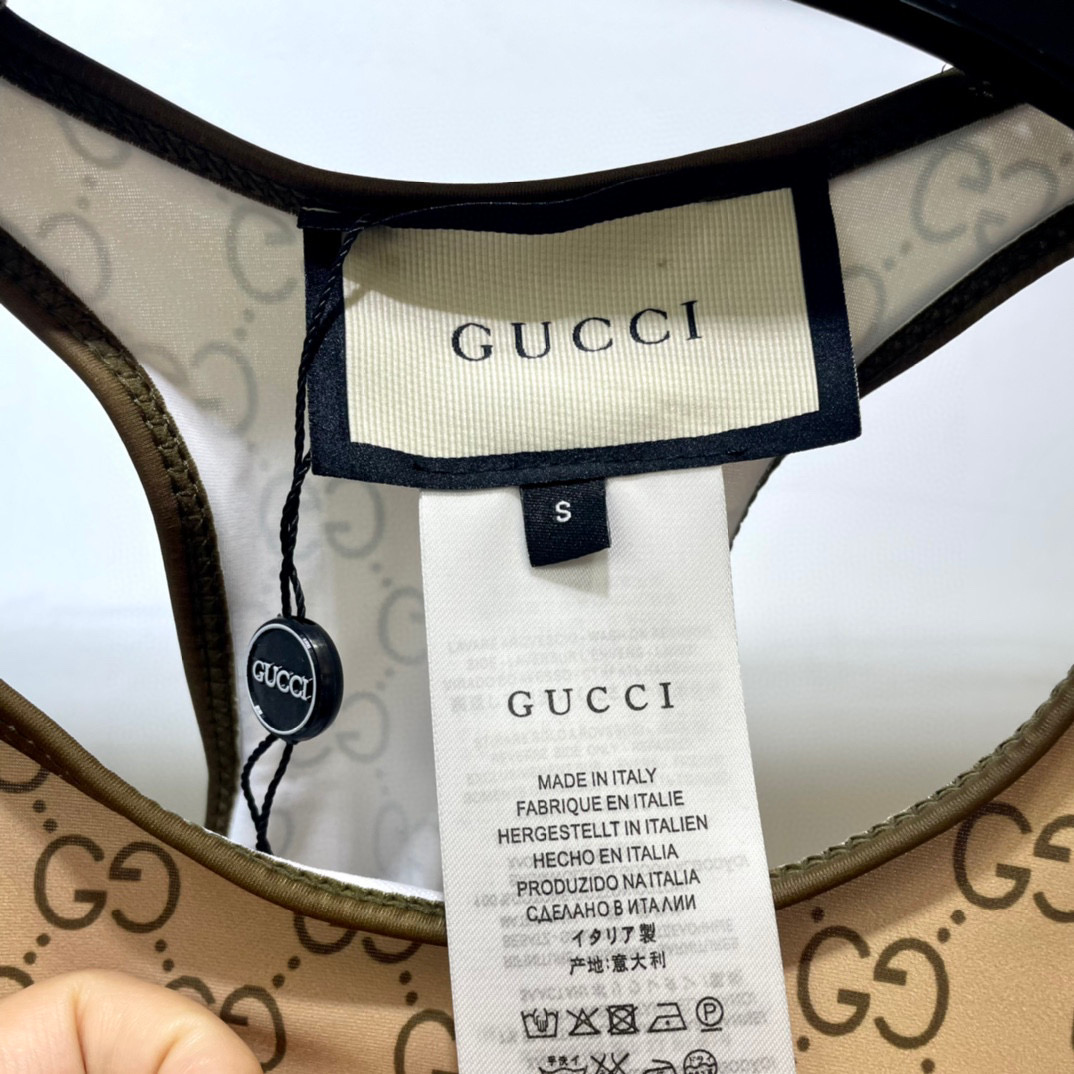  Gucci 新款紧身运动套装 高弹力修身长袖紧身衣上衣+松紧腰打底裤，瑜伽套装
码数：SML Xl