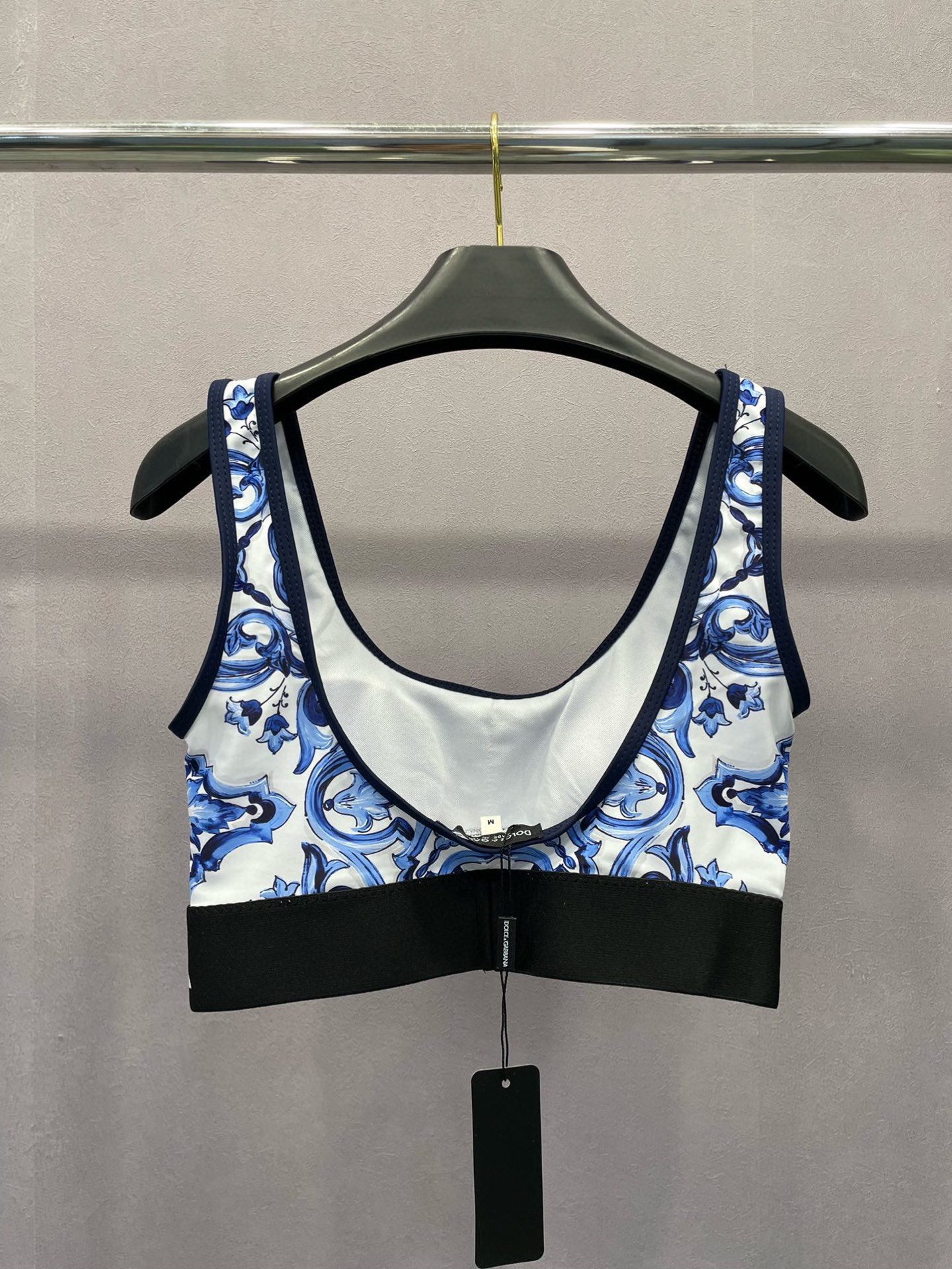  DG新款高弹力健身短款瑜伽服运动套装~小背心➕修身提臀显瘦打底裤脚 
S M L Xl