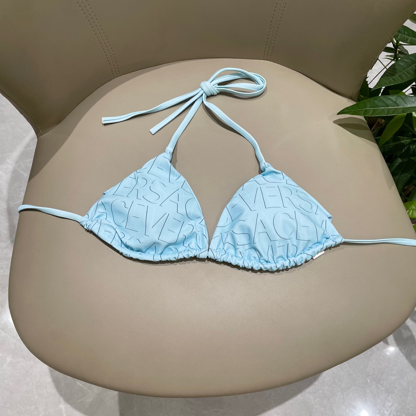  范思哲专柜新款分体泳衣😍🥰适合多种场景的游泳衣🏊‍♀️海边 游泳池 温泉 水上乐园 漂流都可以😌内搭也