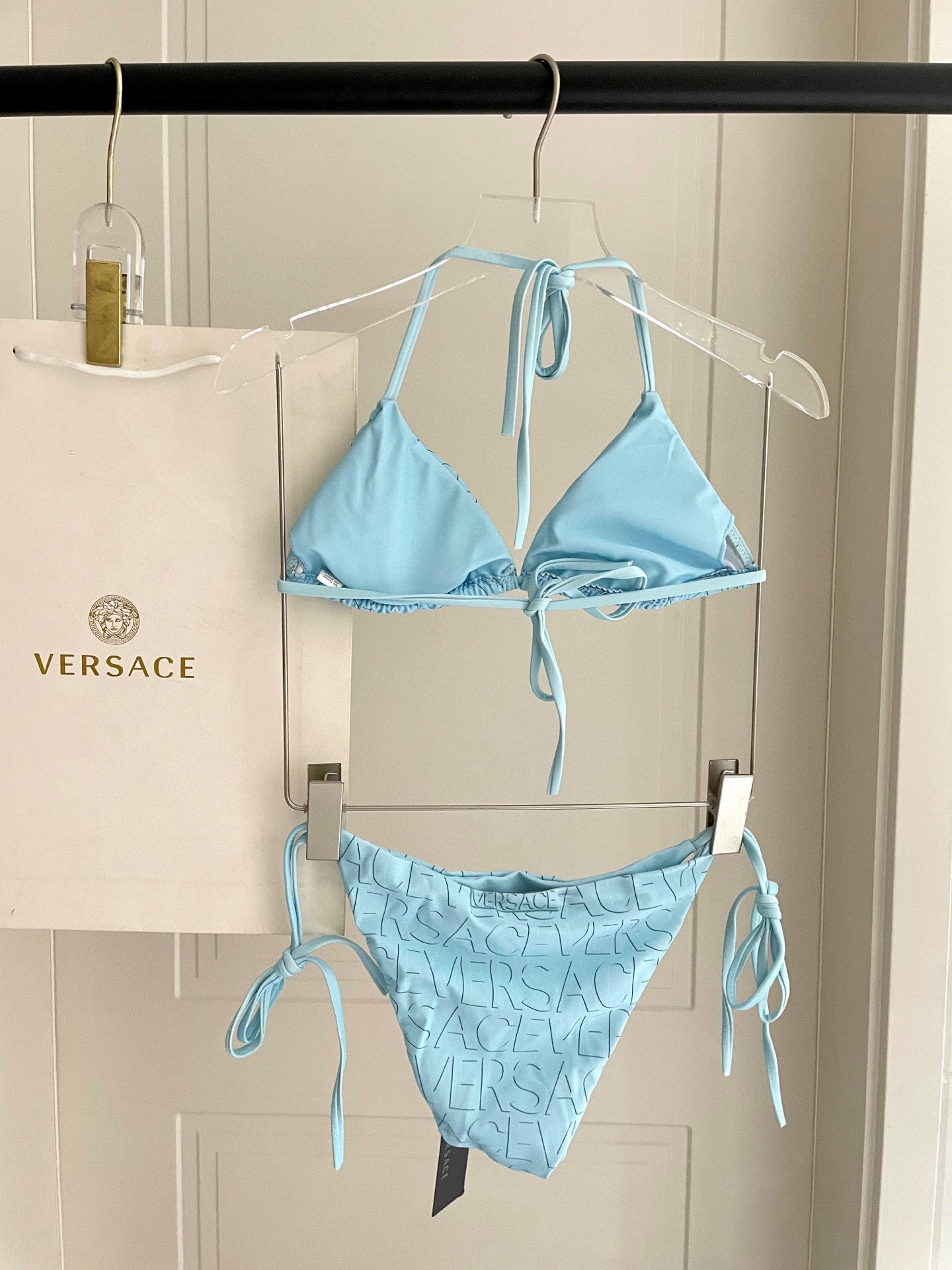  范思哲专柜新款分体泳衣😍🥰适合多种场景的游泳衣🏊‍♀️海边 游泳池 温泉 水上乐园 漂流都可以😌内搭也