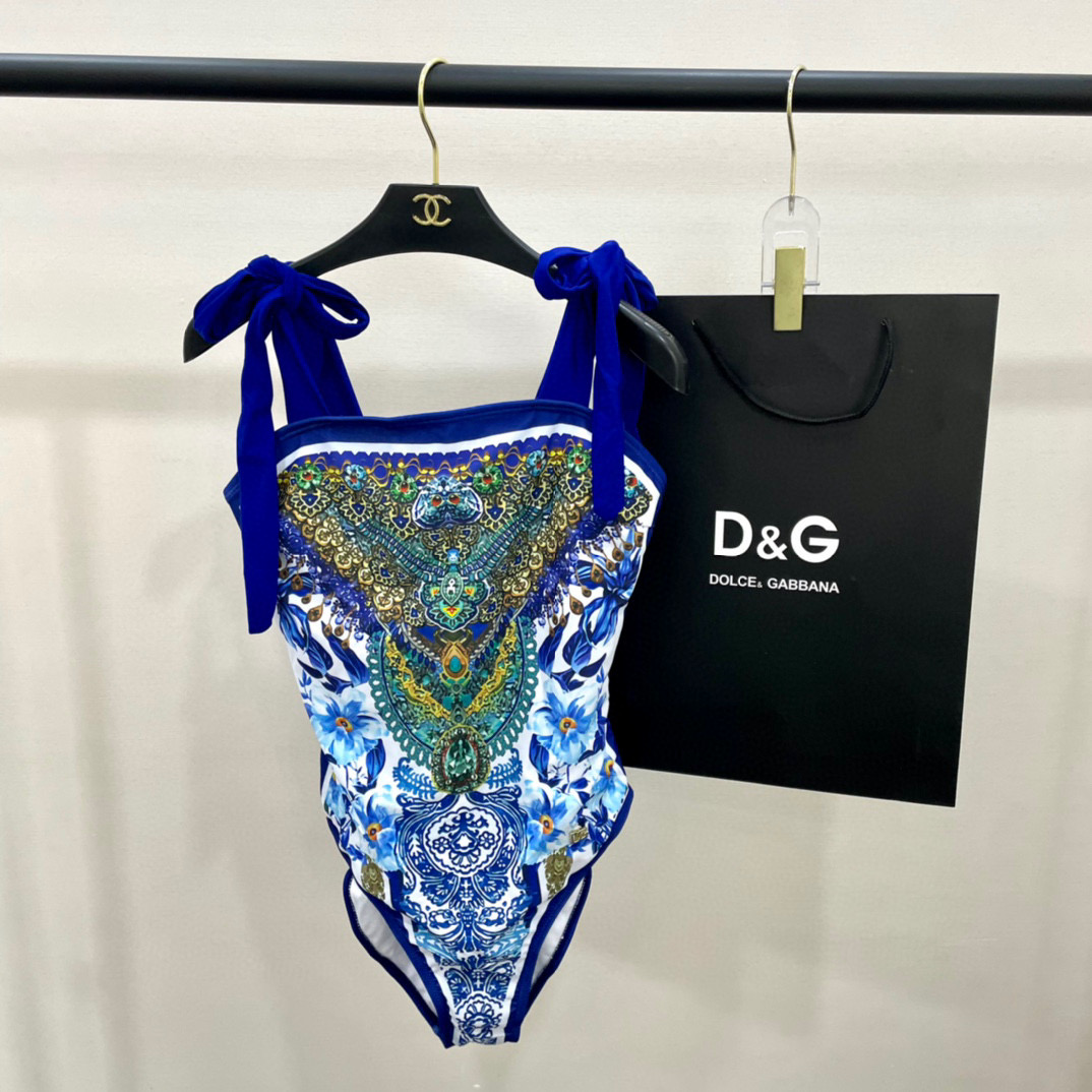  DG泳衣 简单大气 适合多种场景的游泳衣🏊‍♀️海边 游泳池 温泉 水上乐园 漂流都可以😌内搭也完全可