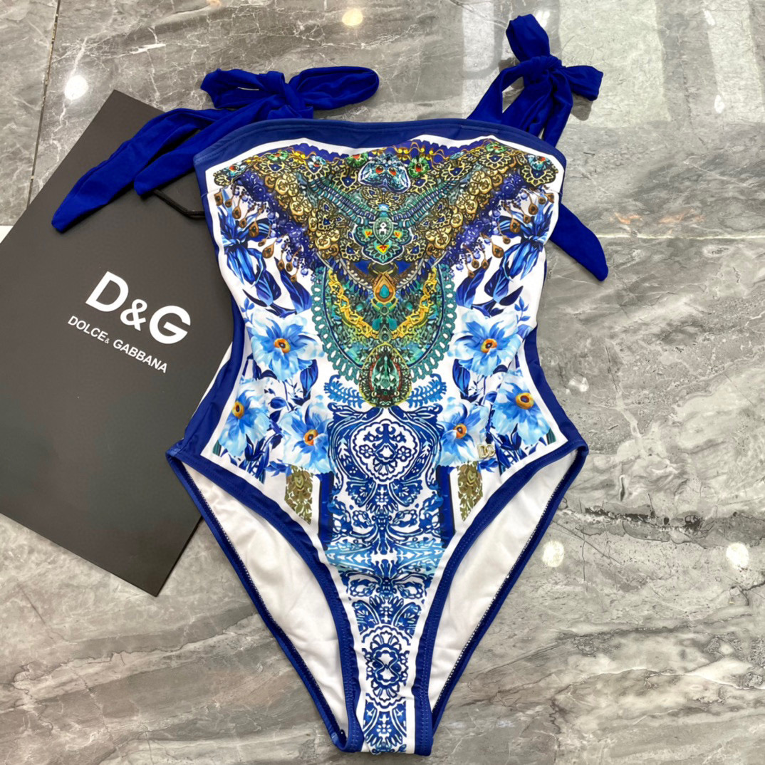  DG泳衣 简单大气 适合多种场景的游泳衣🏊‍♀️海边 游泳池 温泉 水上乐园 漂流都可以😌内搭也完全可