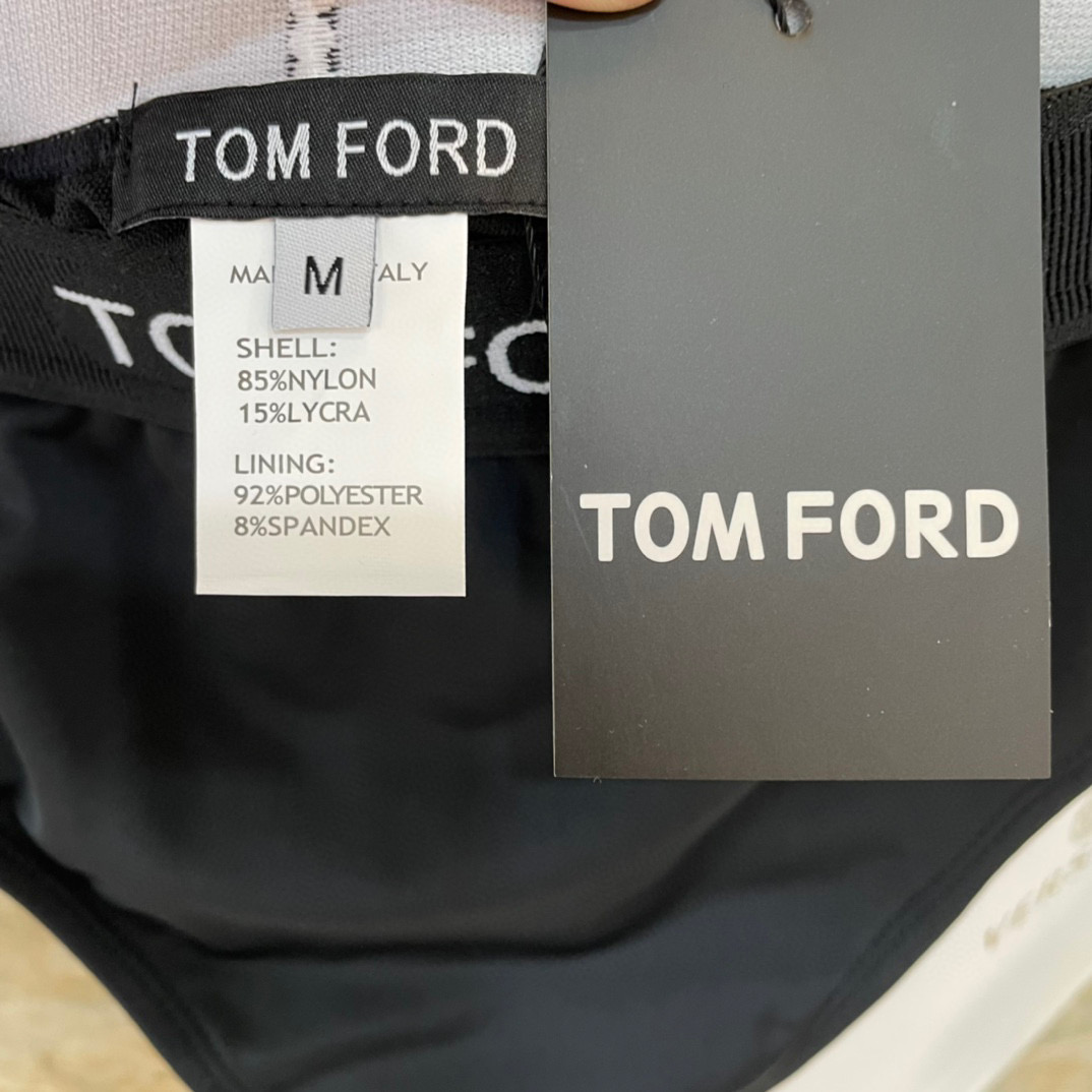  TOMFORD新款比基尼😍🥰适合多种场景的游泳衣🏊‍♀️海边 游泳池 温泉 水上乐园 漂流都可以😌内搭