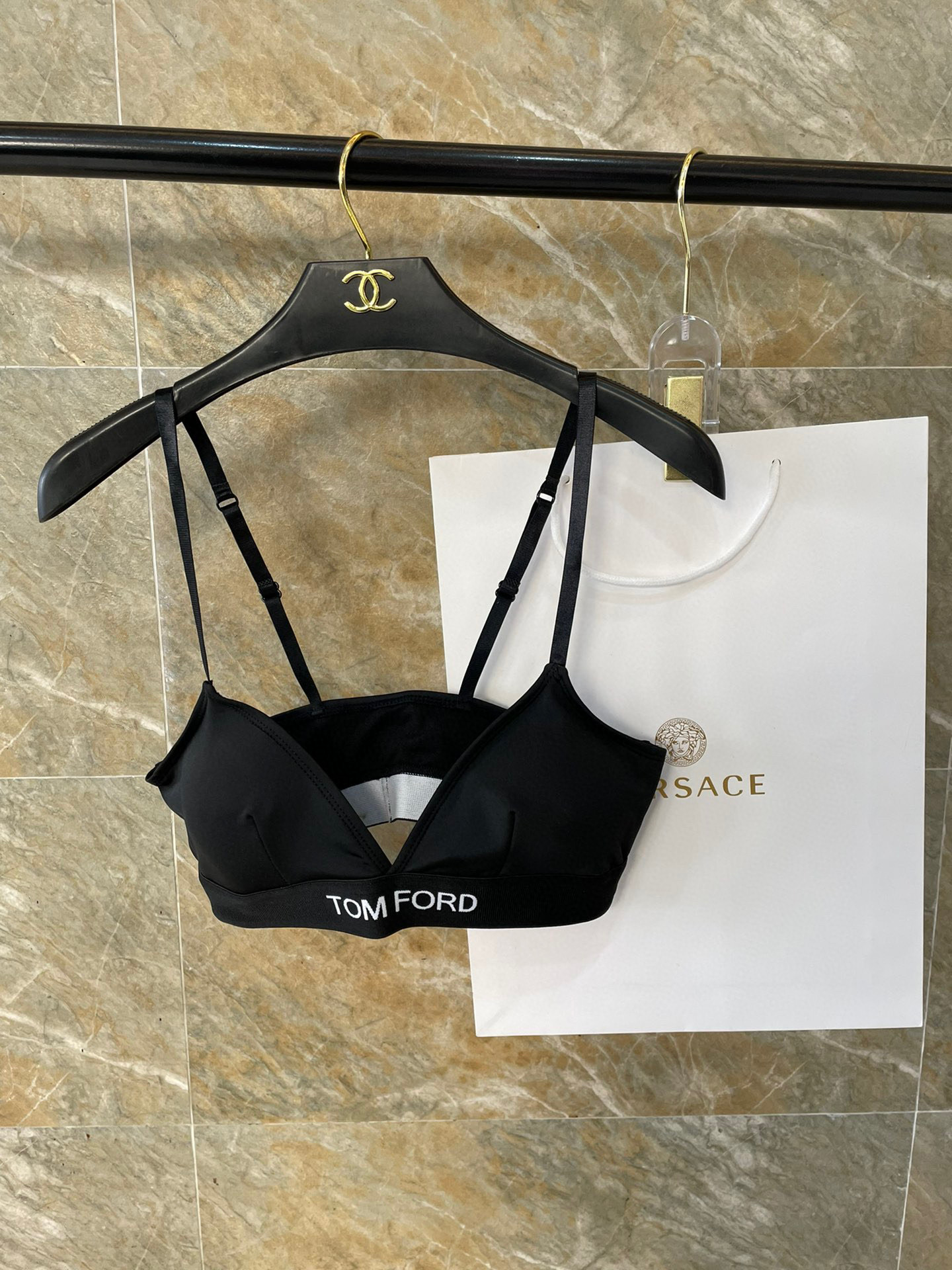  TOMFORD新款比基尼😍🥰适合多种场景的游泳衣🏊‍♀️海边 游泳池 温泉 水上乐园 漂流都可以😌内搭
