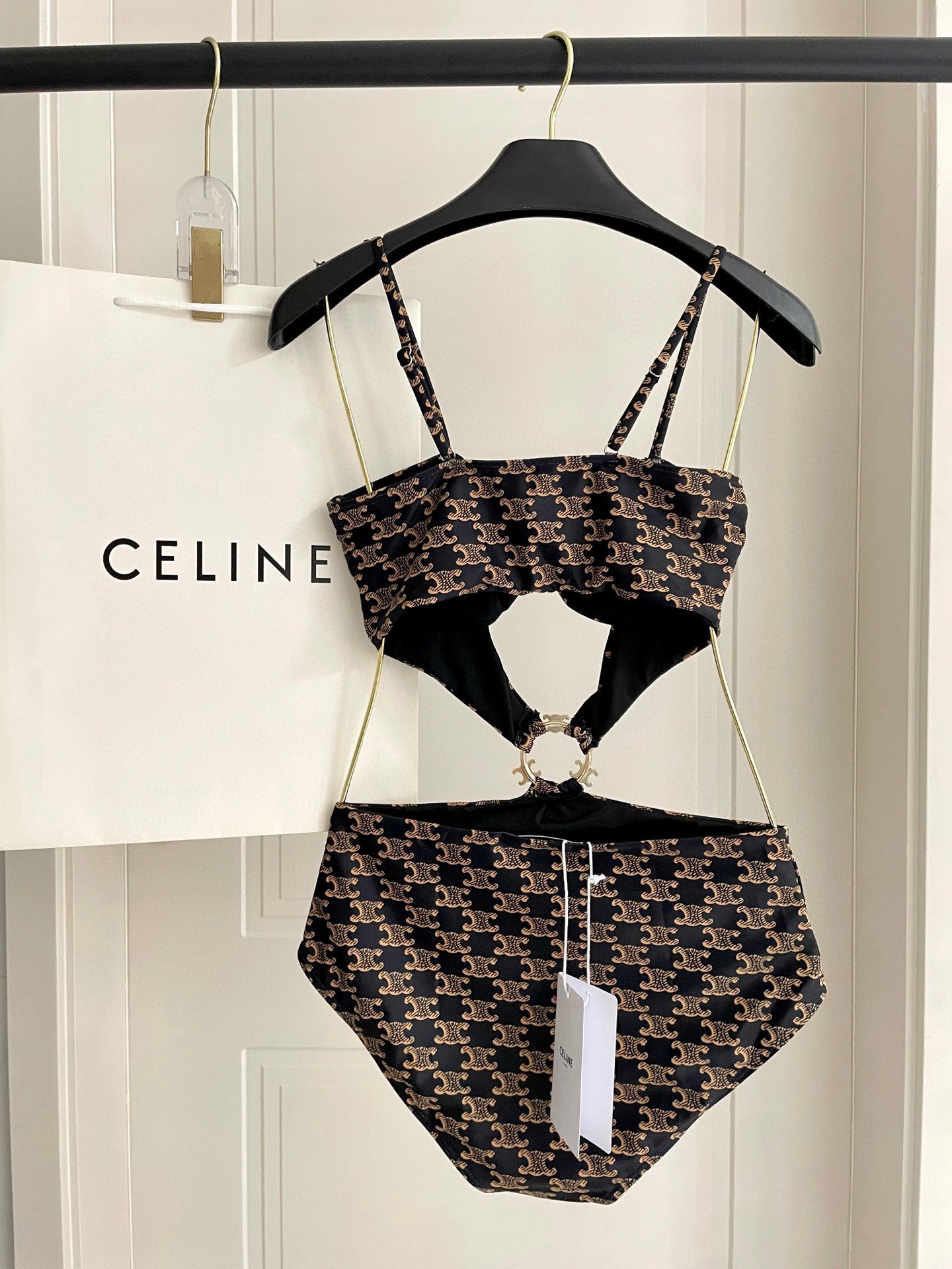  Celine专柜新款气质款 老花系列连体气质高雅 😍🥰适合多种场景的游泳衣🏊‍♀️海边 游泳池 温泉 