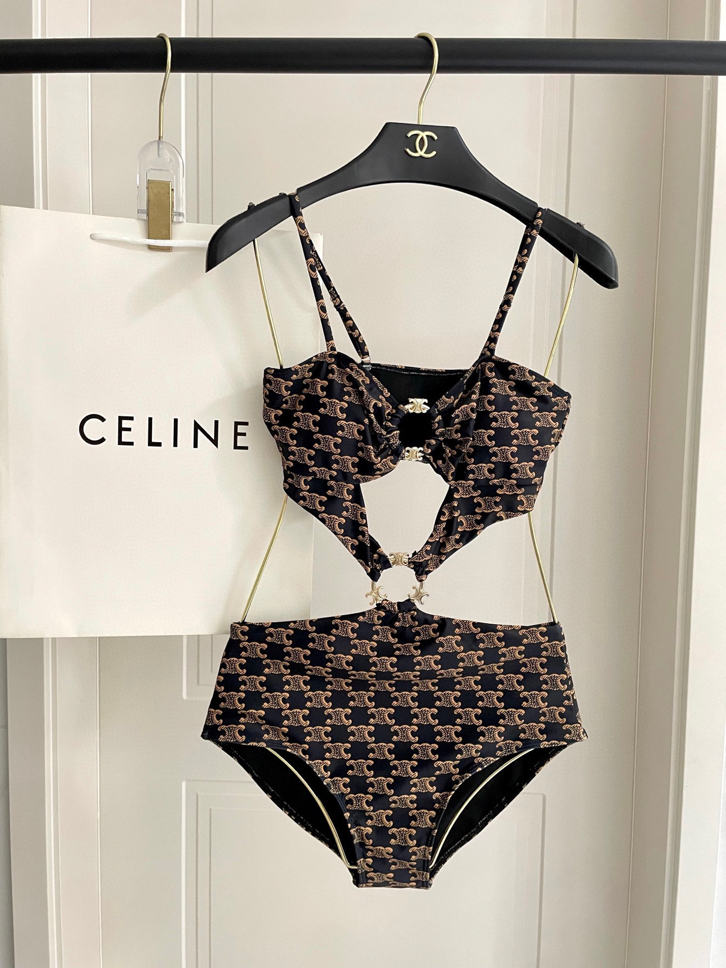  Celine专柜新款气质款 老花系列连体气质高雅 😍🥰适合多种场景的游泳衣🏊‍♀️海边 游泳池 温泉 