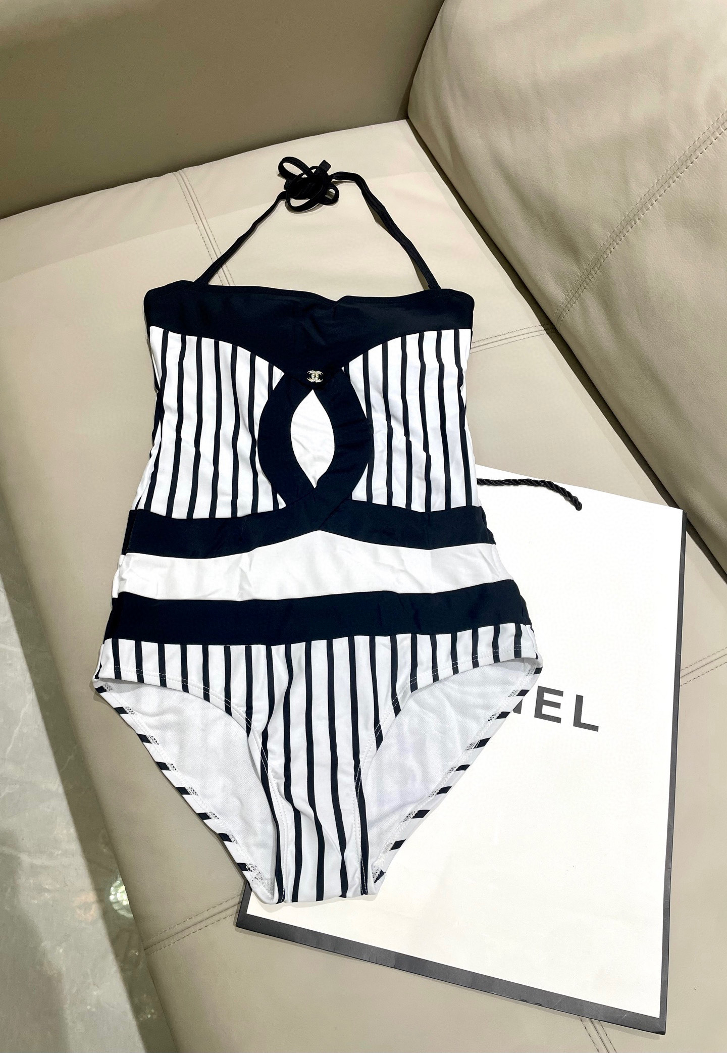  Chanel新款连体泳衣👙❤️😍🥰适合多种场景的游泳衣🏊‍♀️海边 游泳池 温泉 水上乐园 漂流都可以
