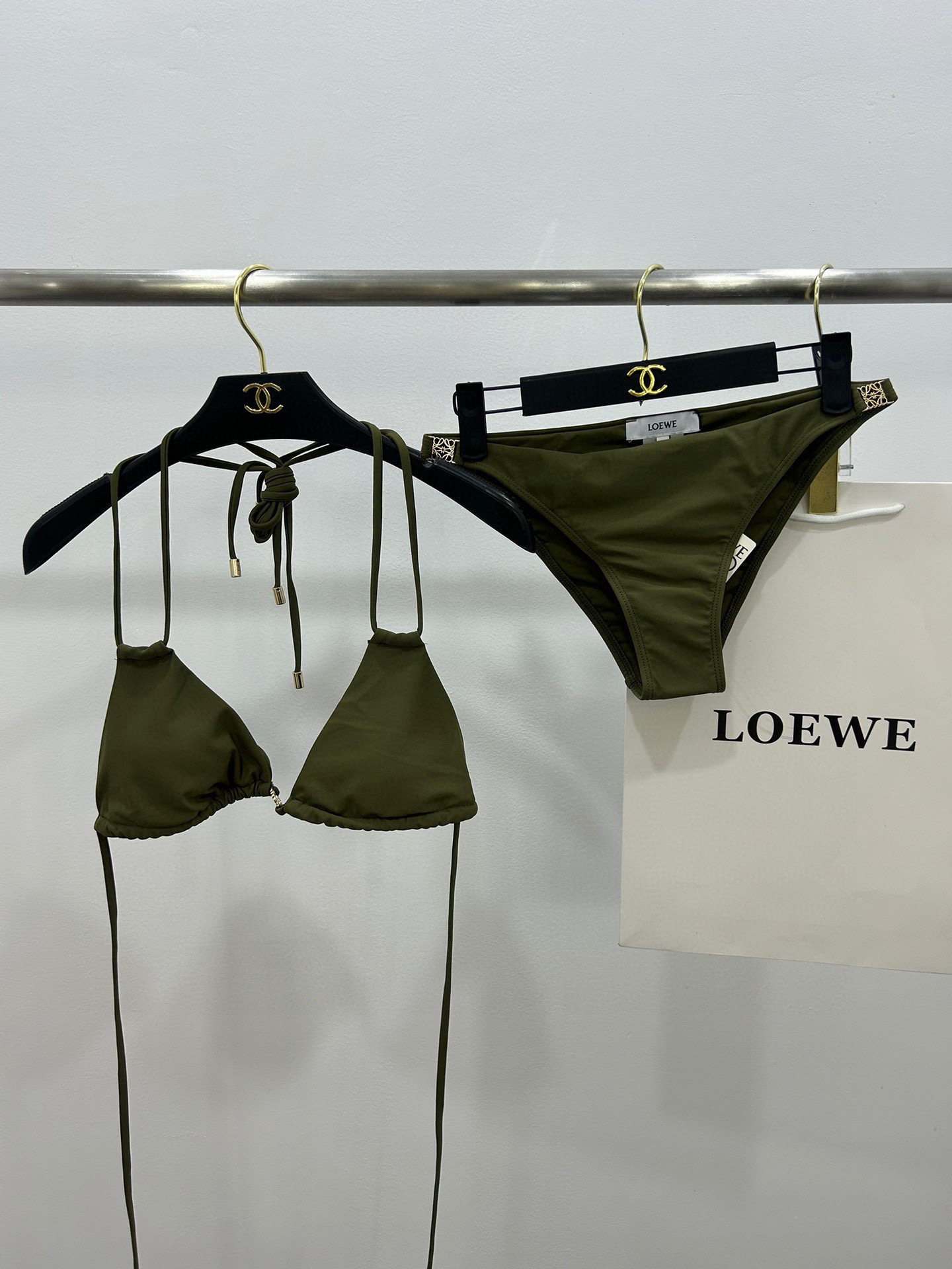  Lowe专柜新款气质款 性感又遮肉肉😍🥰适合多种场景的游泳衣🏊‍♀️海边 游泳池 温泉 水上乐园 漂流