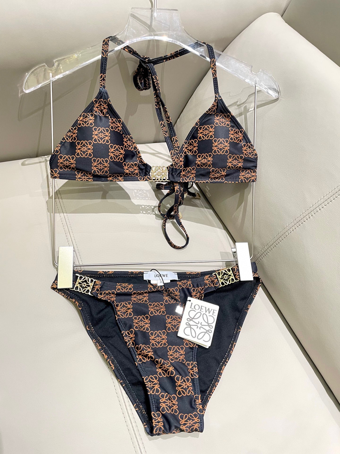  Lowe专柜新款气质款 性感又遮肉肉😍🥰适合多种场景的游泳衣🏊‍♀️海边 游泳池 温泉 水上乐园 漂流
