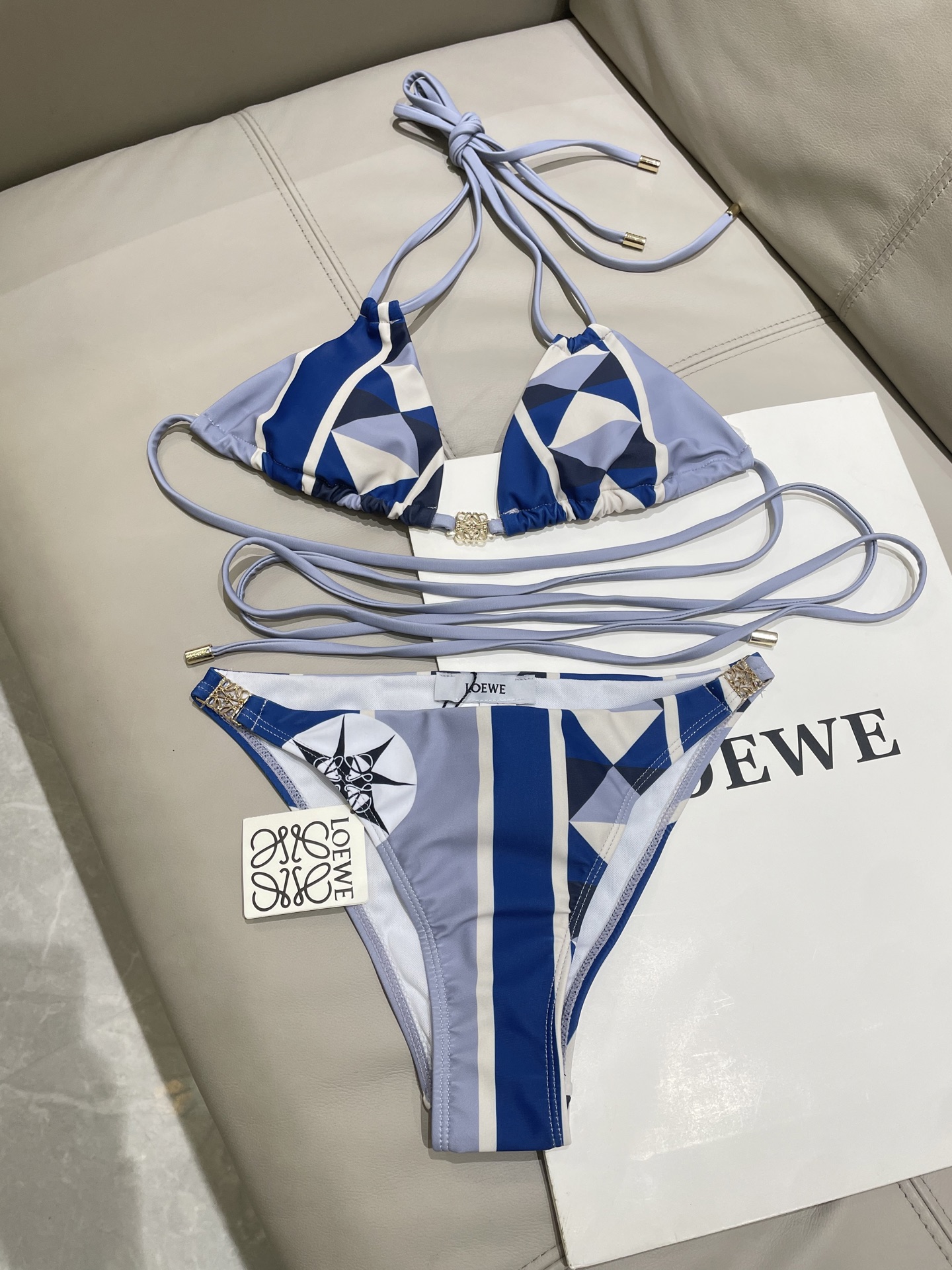  Lowe专柜新款气质款 性感又遮肉肉😍🥰适合多种场景的游泳衣🏊‍♀️海边 游泳池 温泉 水上乐园 漂流