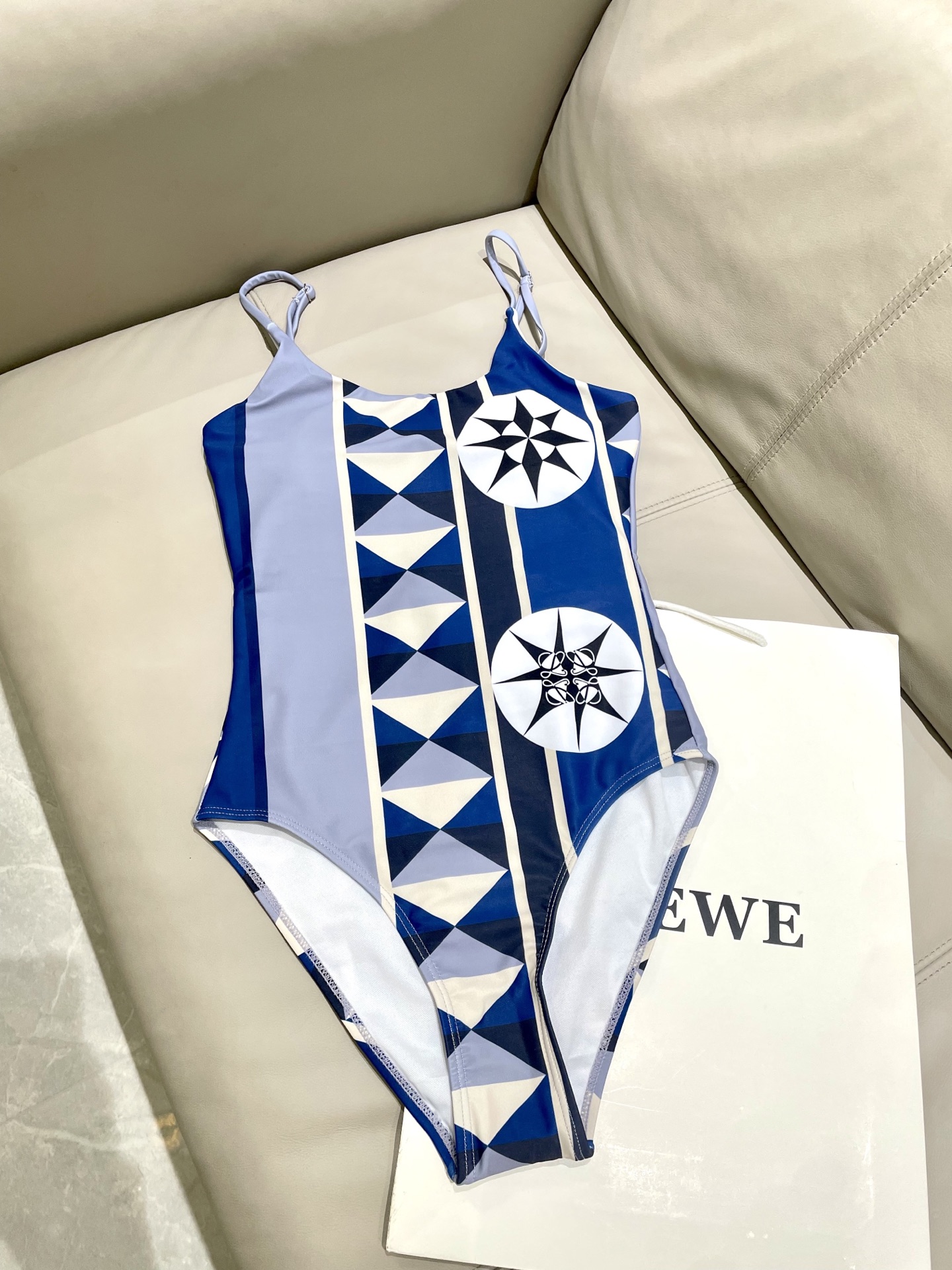  Lowe专柜新款气质款 性感又遮肉肉😍🥰适合多种场景的游泳衣🏊‍♀️海边 游泳池 温泉 水上乐园 漂流