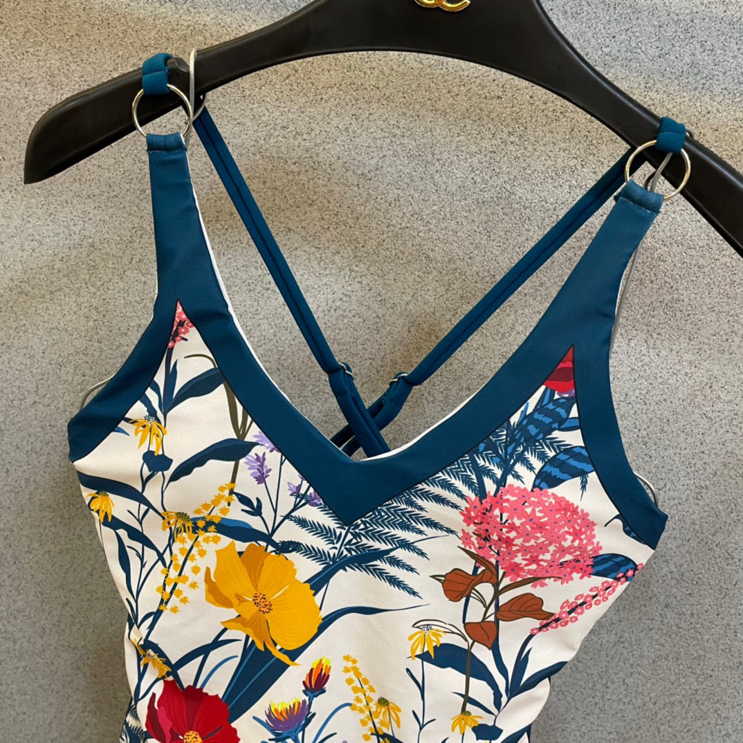 带包装 Gucci新款花卉连体泳衣  😍🥰适合多种场景的游泳衣🏊‍♀️海边 游泳池 温泉 水上乐园 漂流
