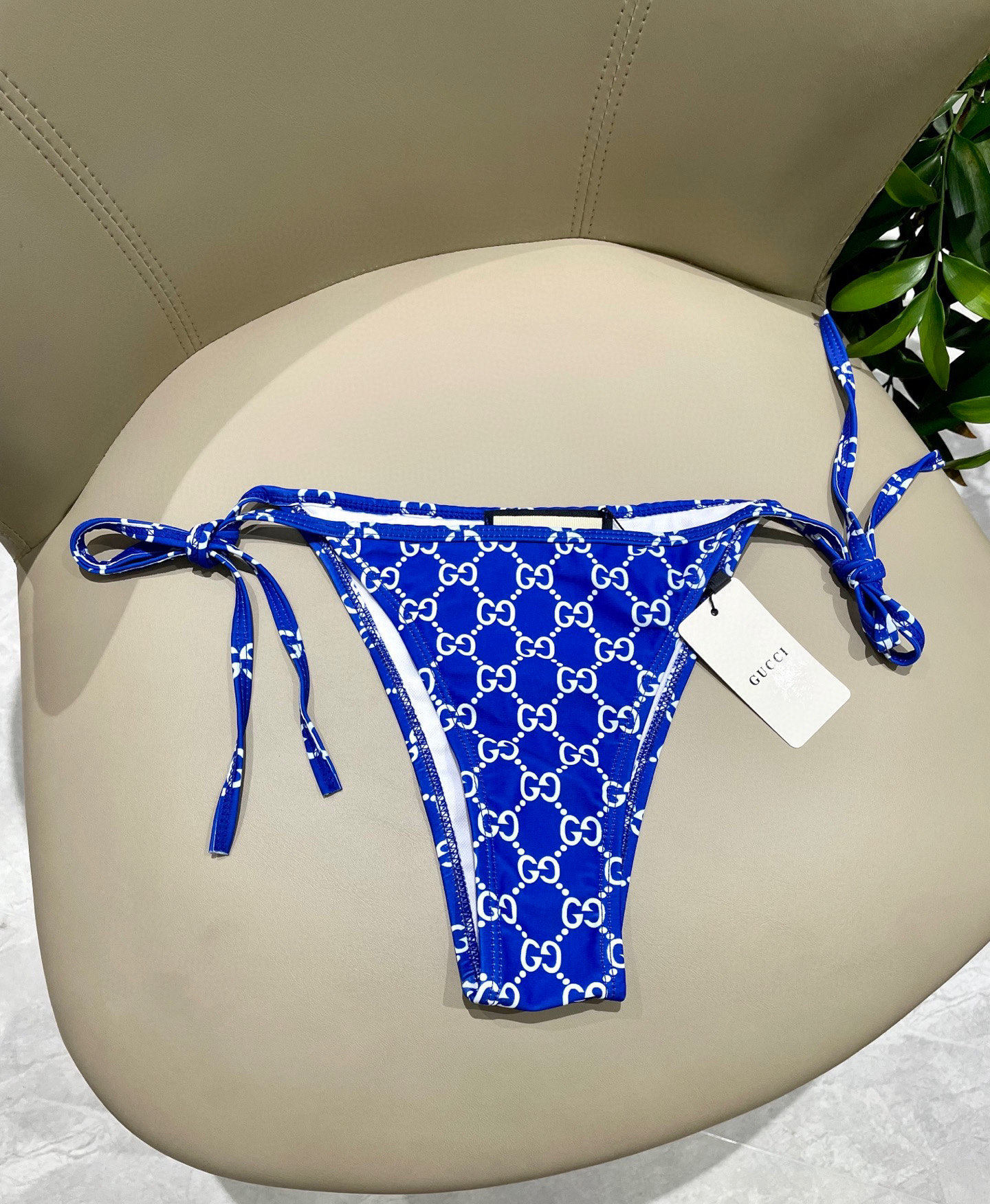  Gucci新款比基尼👙❤️😍🥰适合多种场景的游泳衣🏊‍♀️海边 游泳池 温泉 水上乐园 漂流都可以😌内
