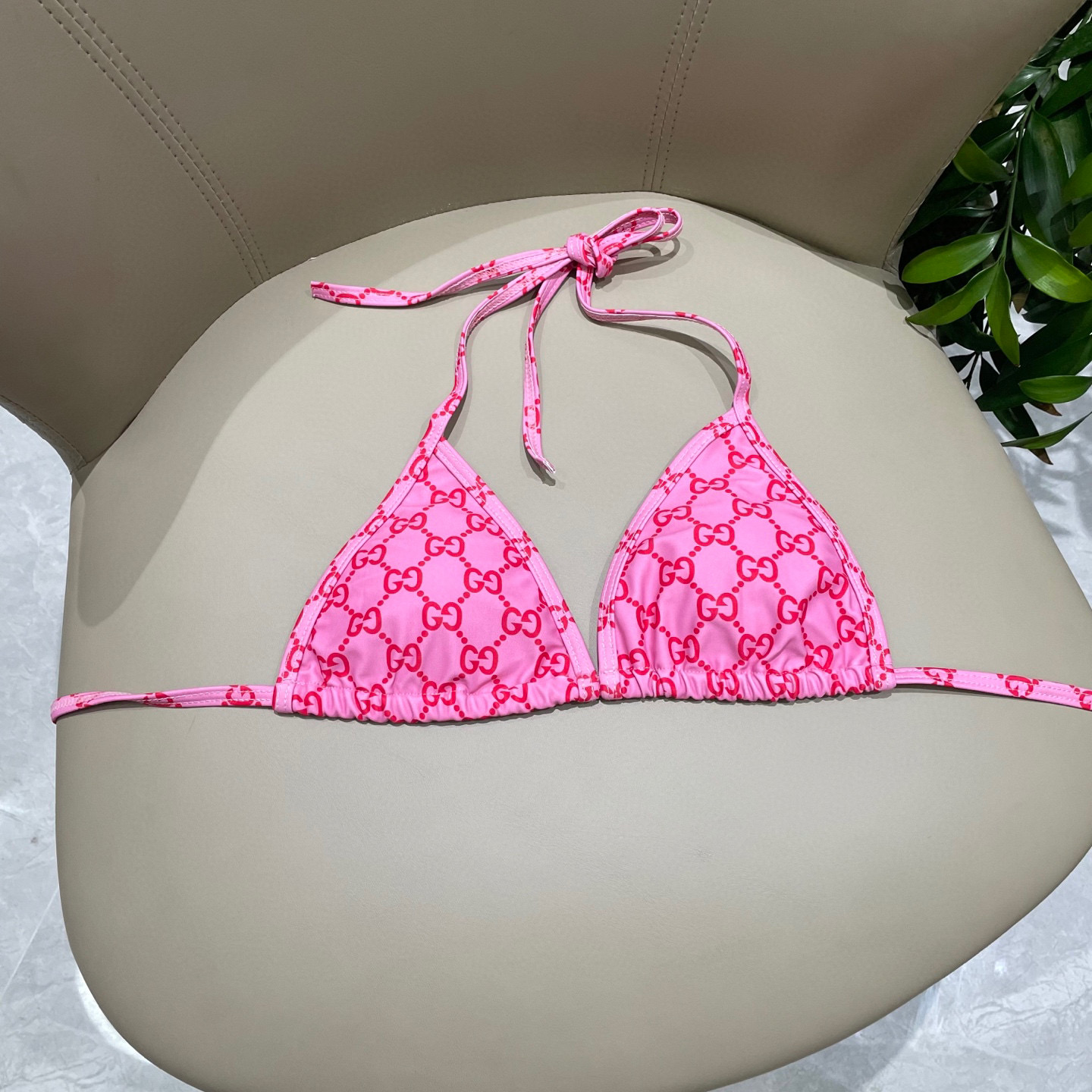  Gucci新款比基尼👙❤️😍🥰适合多种场景的游泳衣🏊‍♀️海边 游泳池 温泉 水上乐园 漂流都可以😌内