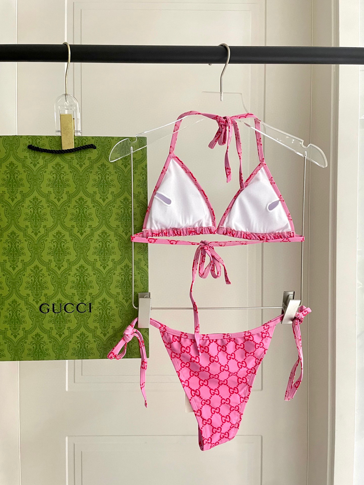  Gucci新款比基尼👙❤️😍🥰适合多种场景的游泳衣🏊‍♀️海边 游泳池 温泉 水上乐园 漂流都可以😌内