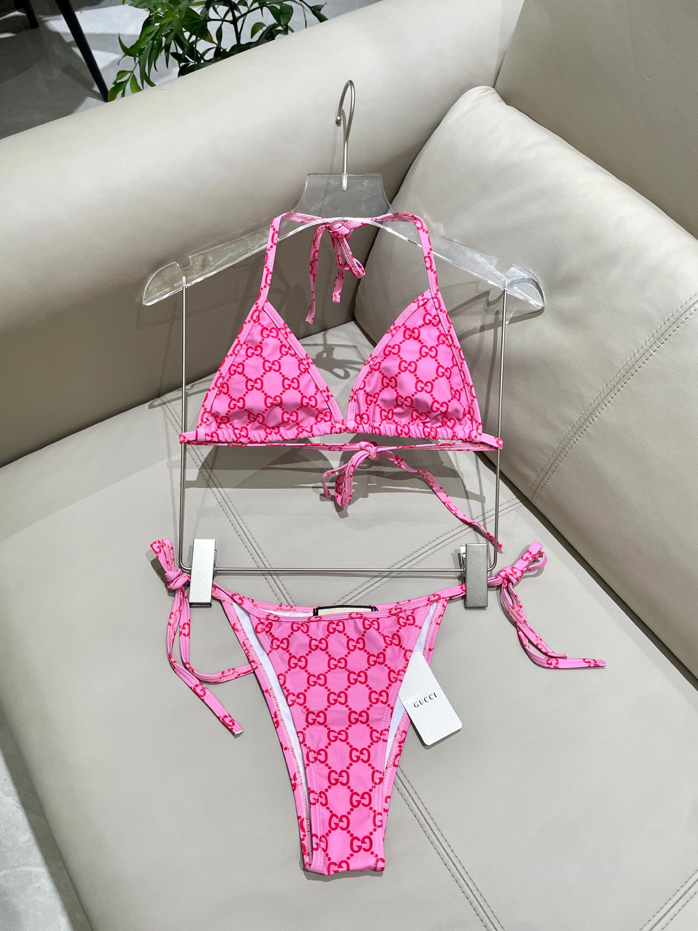  Gucci新款比基尼👙❤️😍🥰适合多种场景的游泳衣🏊‍♀️海边 游泳池 温泉 水上乐园 漂流都可以😌内