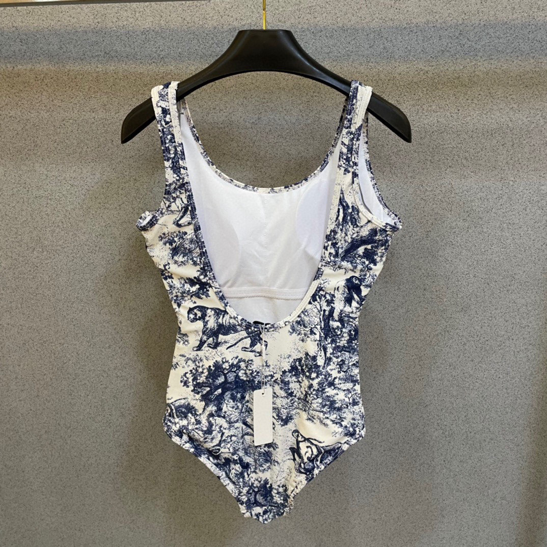  Dior 迪奥😍🥰适合多种场景的游泳衣🏊‍♀️海边 游泳池 温泉 水上乐园 漂流都可以😌内搭也完全可以
