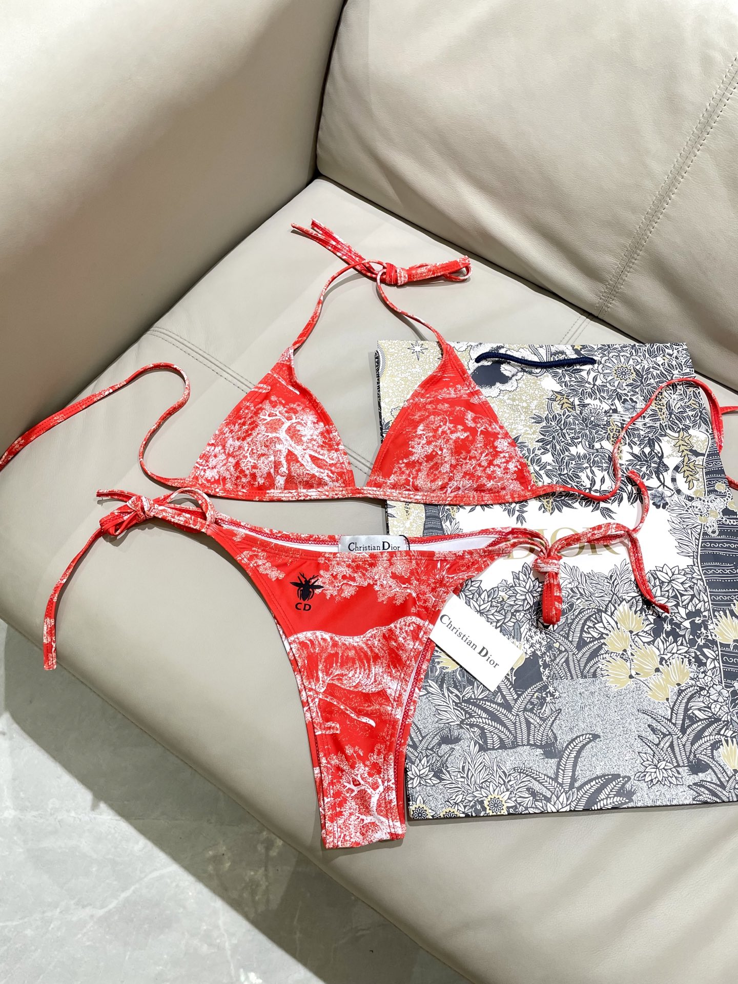   Dior新款比基尼泳衣~动物印花吊带背心文胸内衣+三角裤两件套装， S.M.L Xl