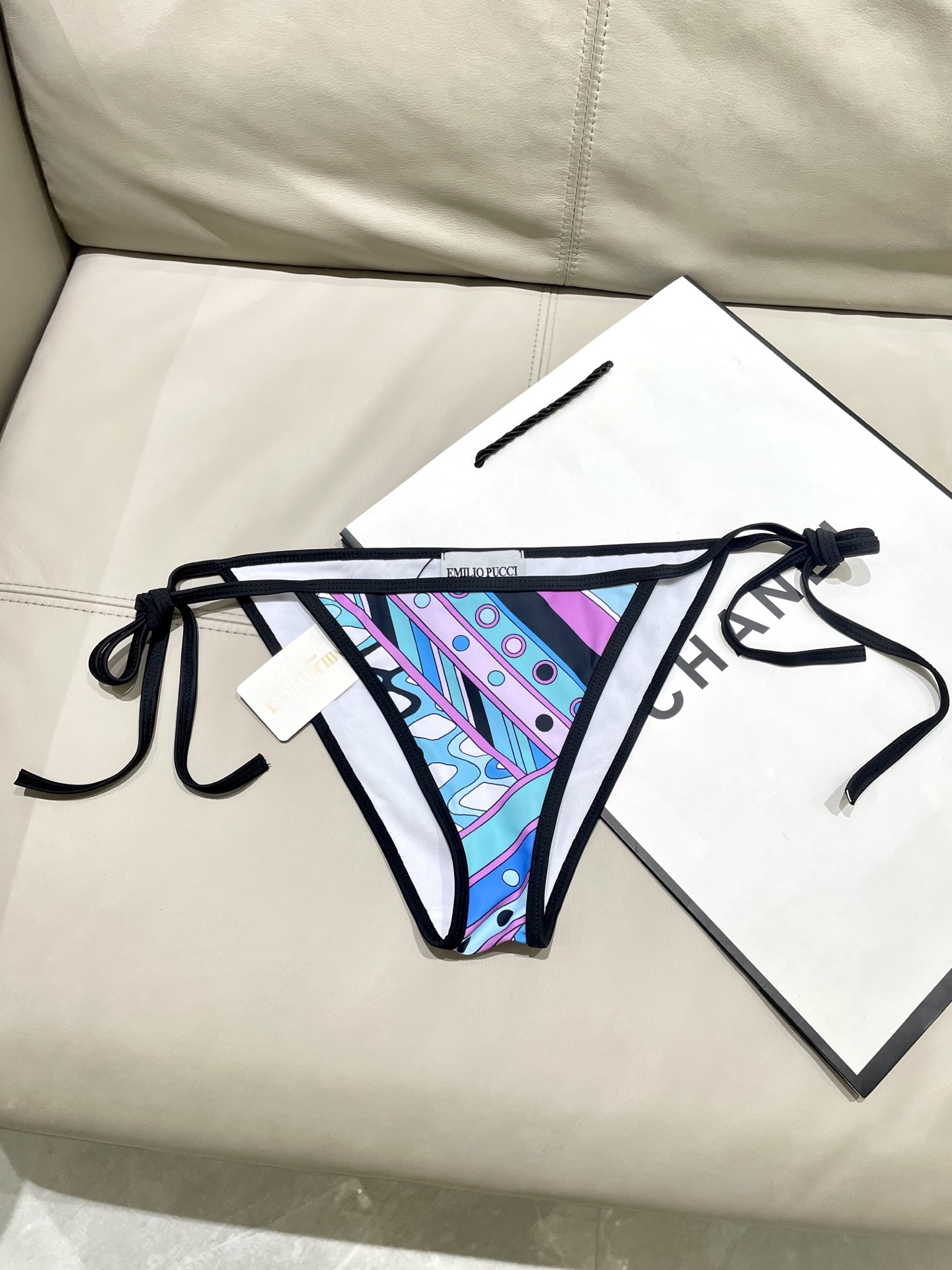  Pucci 分体比基尼😍🥰适合多种场景的游泳衣🏊‍♀️海边 游泳池 温泉 水上乐园 漂流都可以😌内搭也