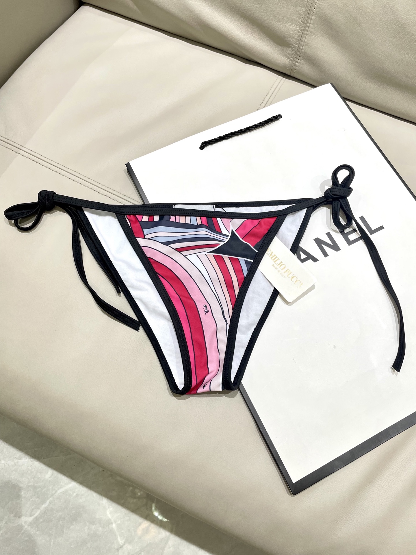  Pucci 分体比基尼😍🥰适合多种场景的游泳衣🏊‍♀️海边 游泳池 温泉 水上乐园 漂流都可以😌内搭也