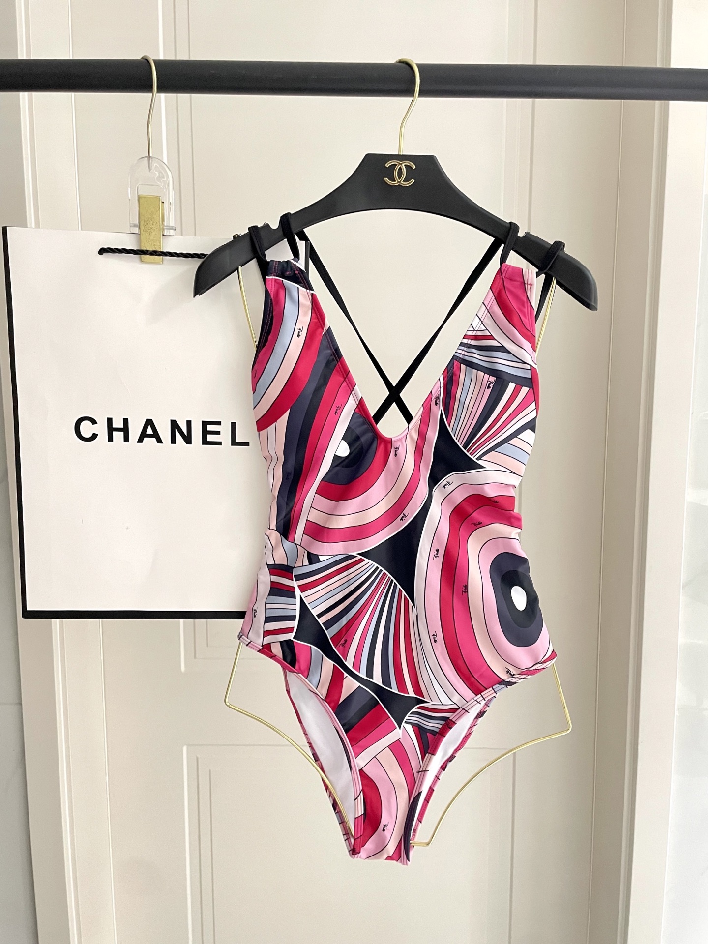  Pucci 连体😍🥰适合多种场景的游泳衣🏊‍♀️海边 游泳池 温泉 水上乐园 漂流都可以😌内搭也完全可