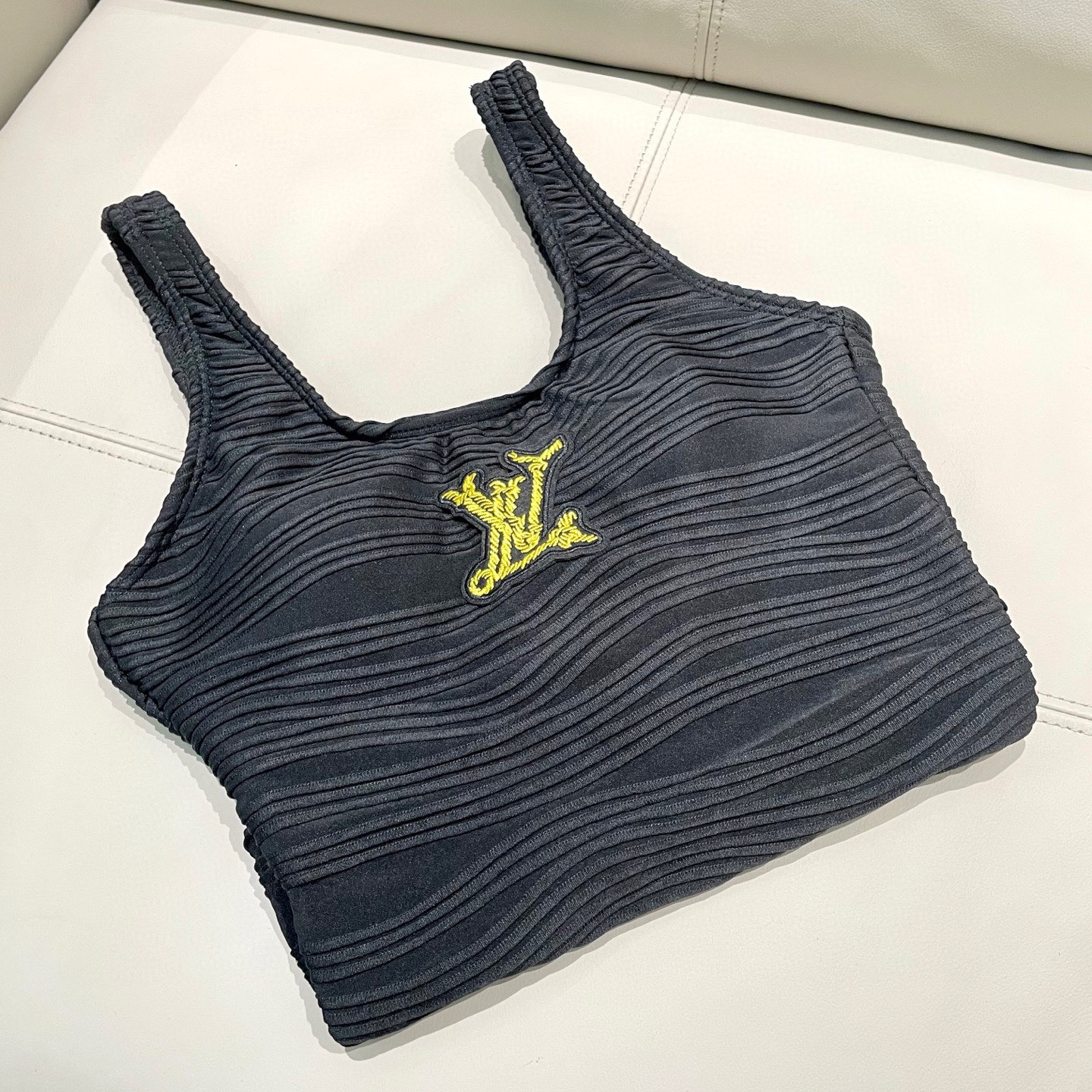  普拉达专柜新款连体泳衣😍🥰适合多种场景的游泳衣🏊‍♀️海边 游泳池 温泉 水上乐园 漂流都可以😌内搭也