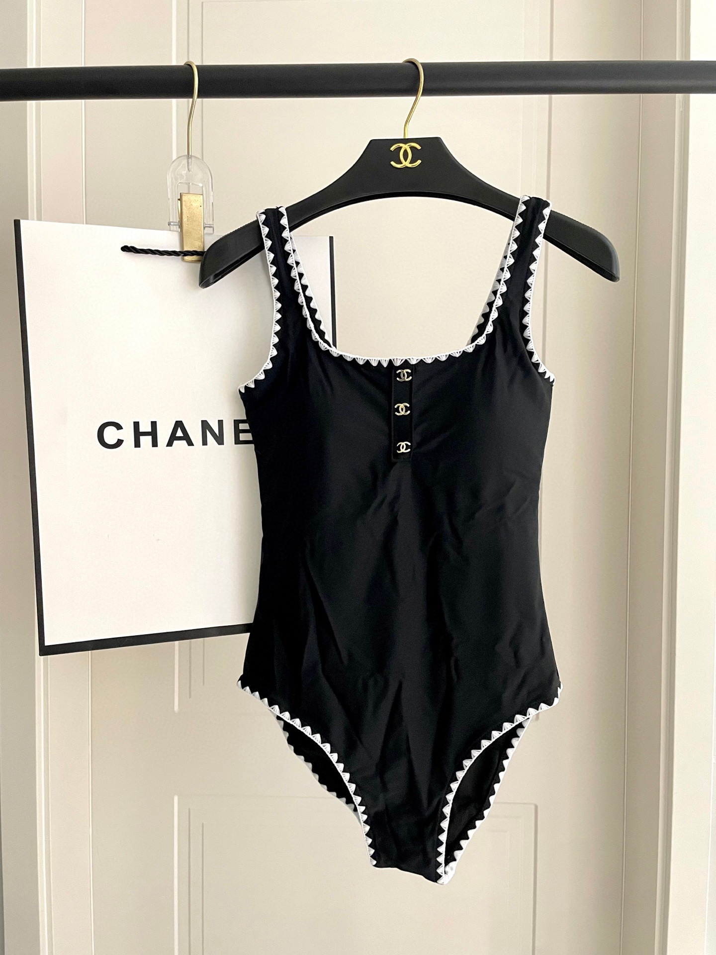  Chanel新款连体泳衣😍🥰适合多种场景的游泳衣🏊‍♀️海边 游泳池 温泉 水上乐园 漂流都可以😌内搭